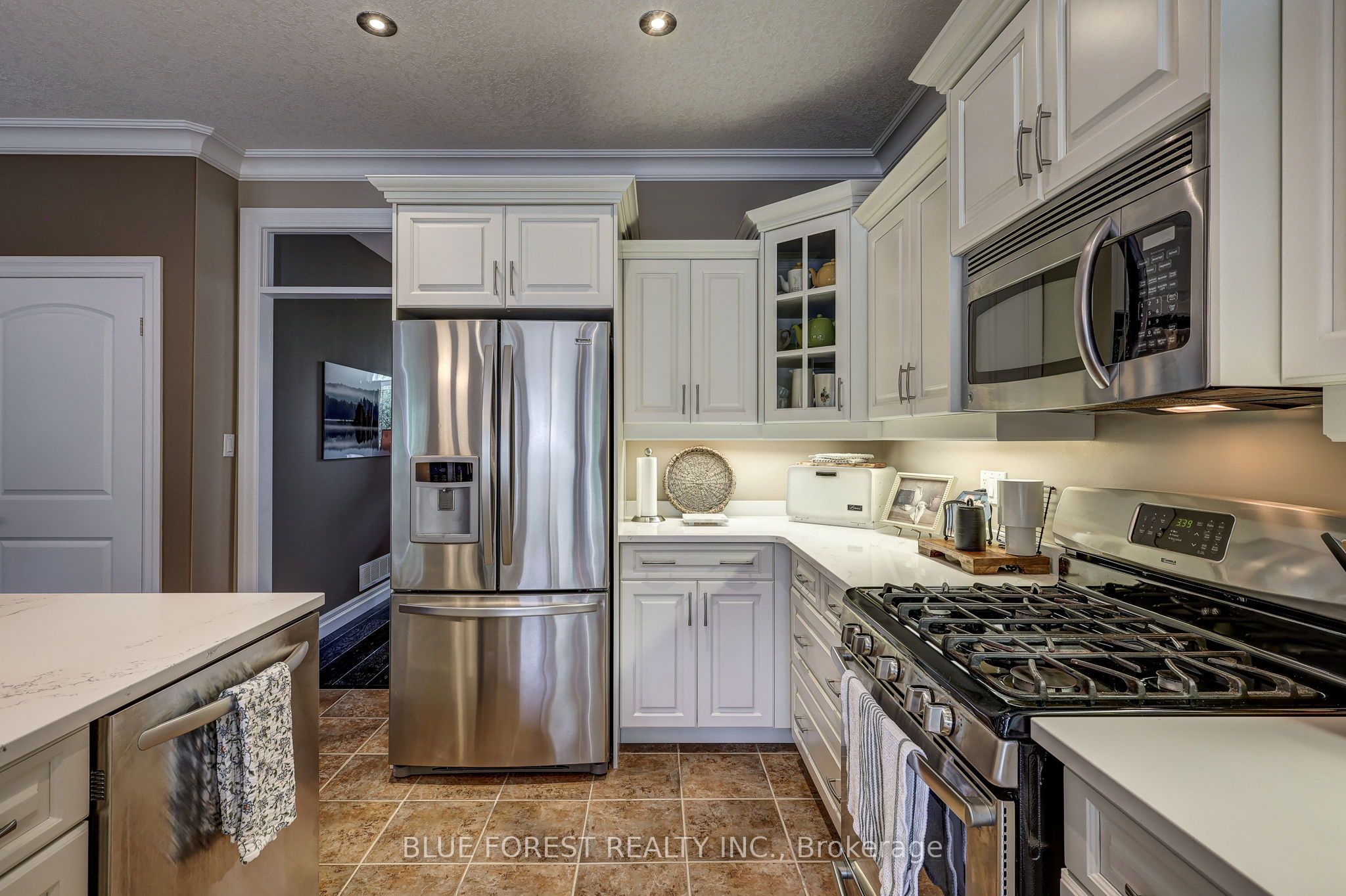 2058 Westpoint Heights Property Photo 19