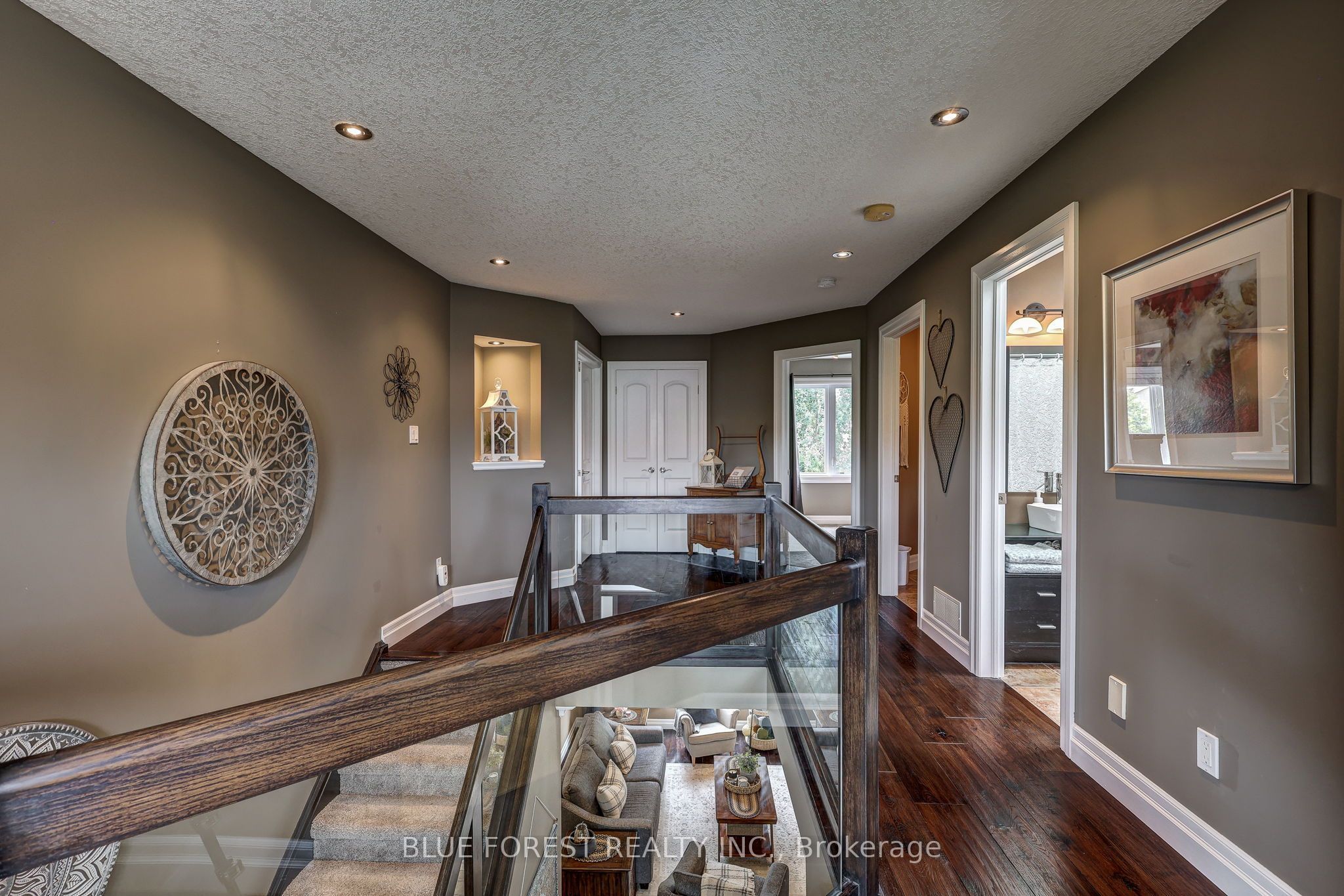 2058 Westpoint Heights Property Photo 25