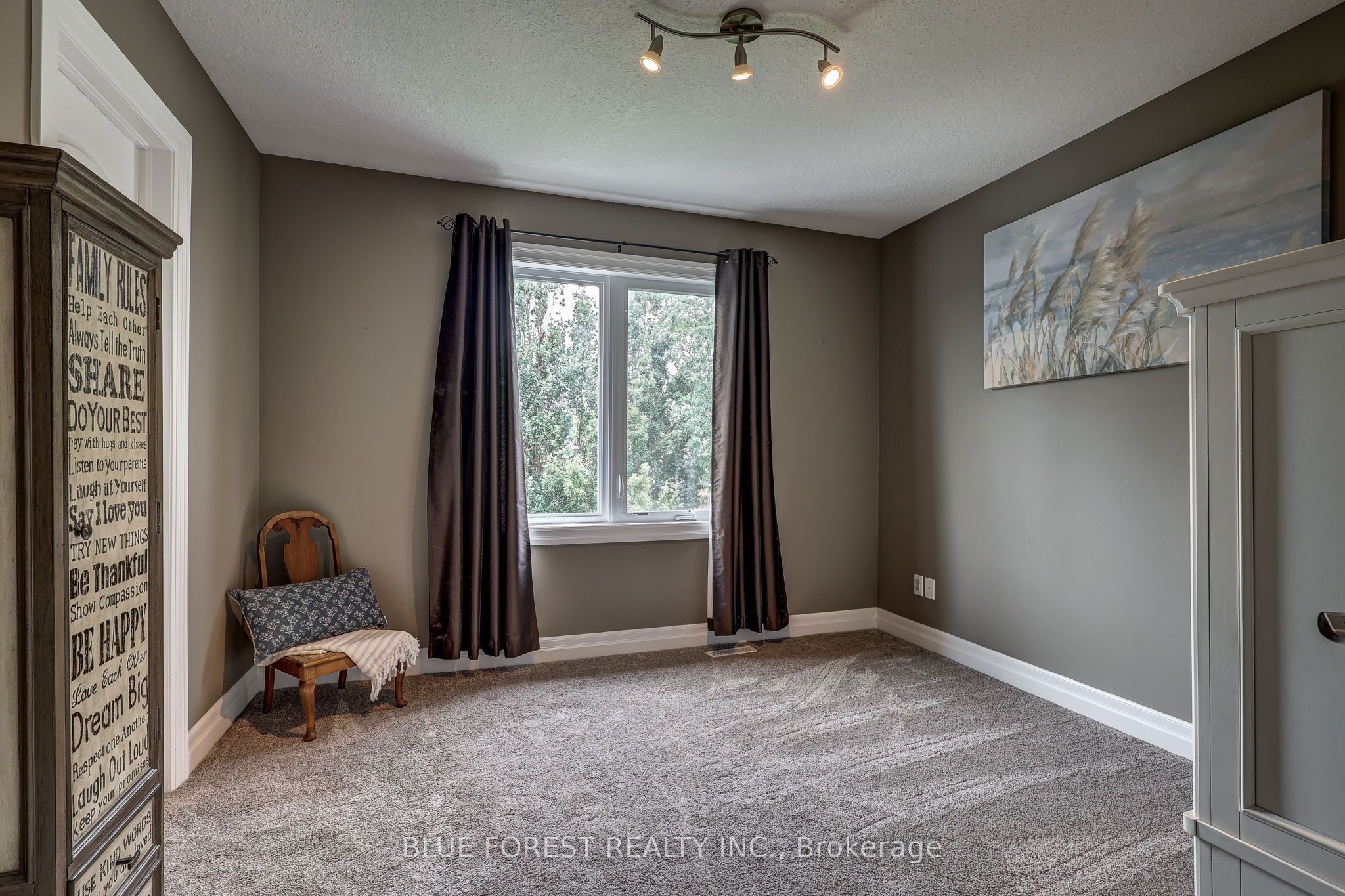 2058 Westpoint Heights Property Photo 28