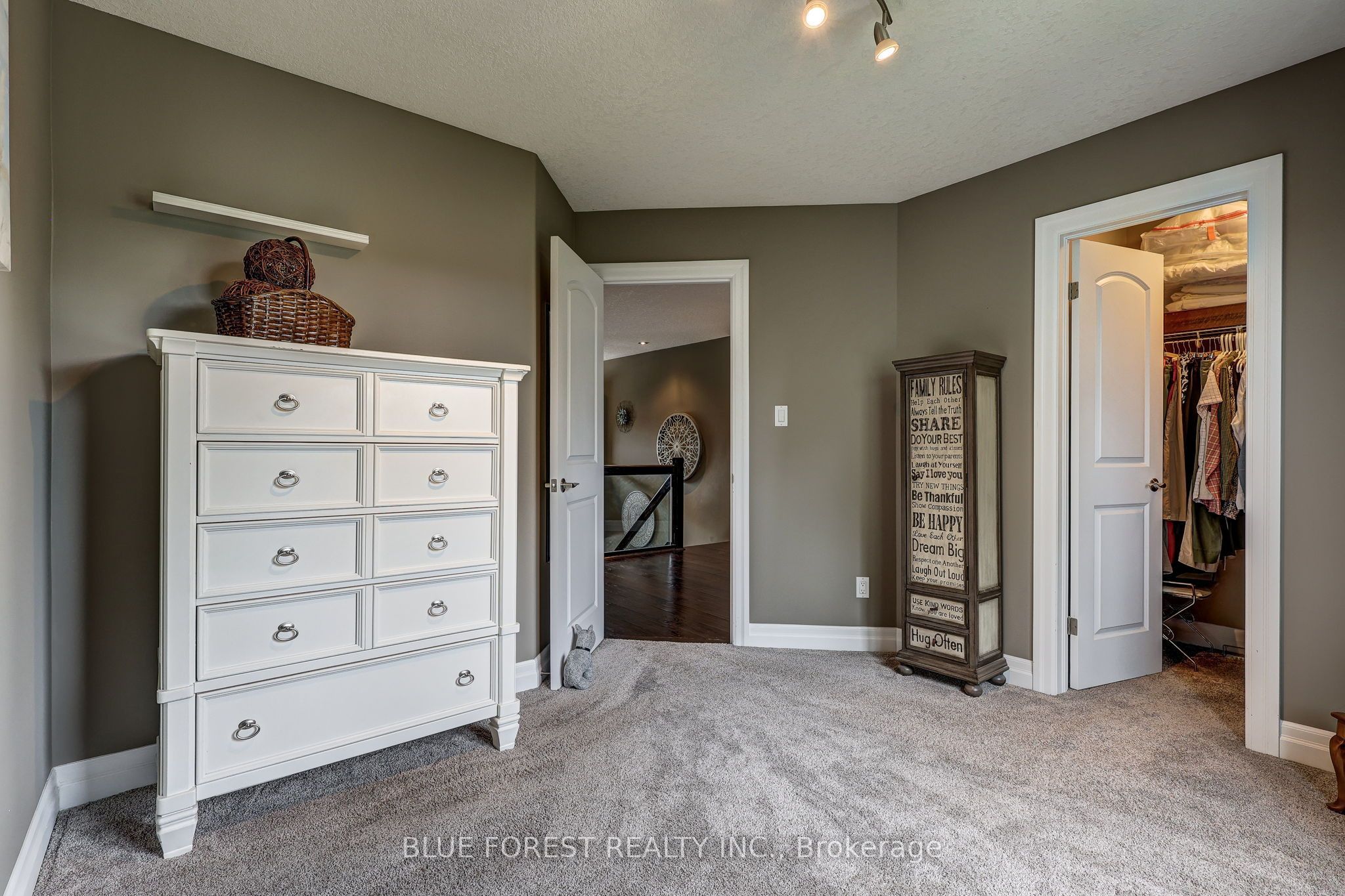 2058 Westpoint Heights Property Photo 29