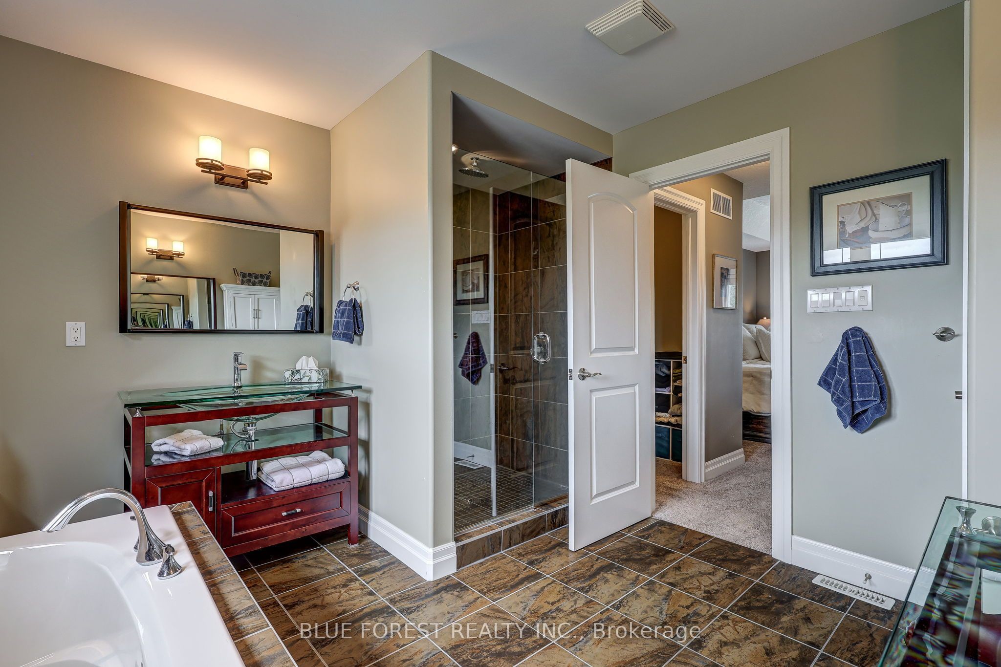 2058 Westpoint Heights Property Photo 37