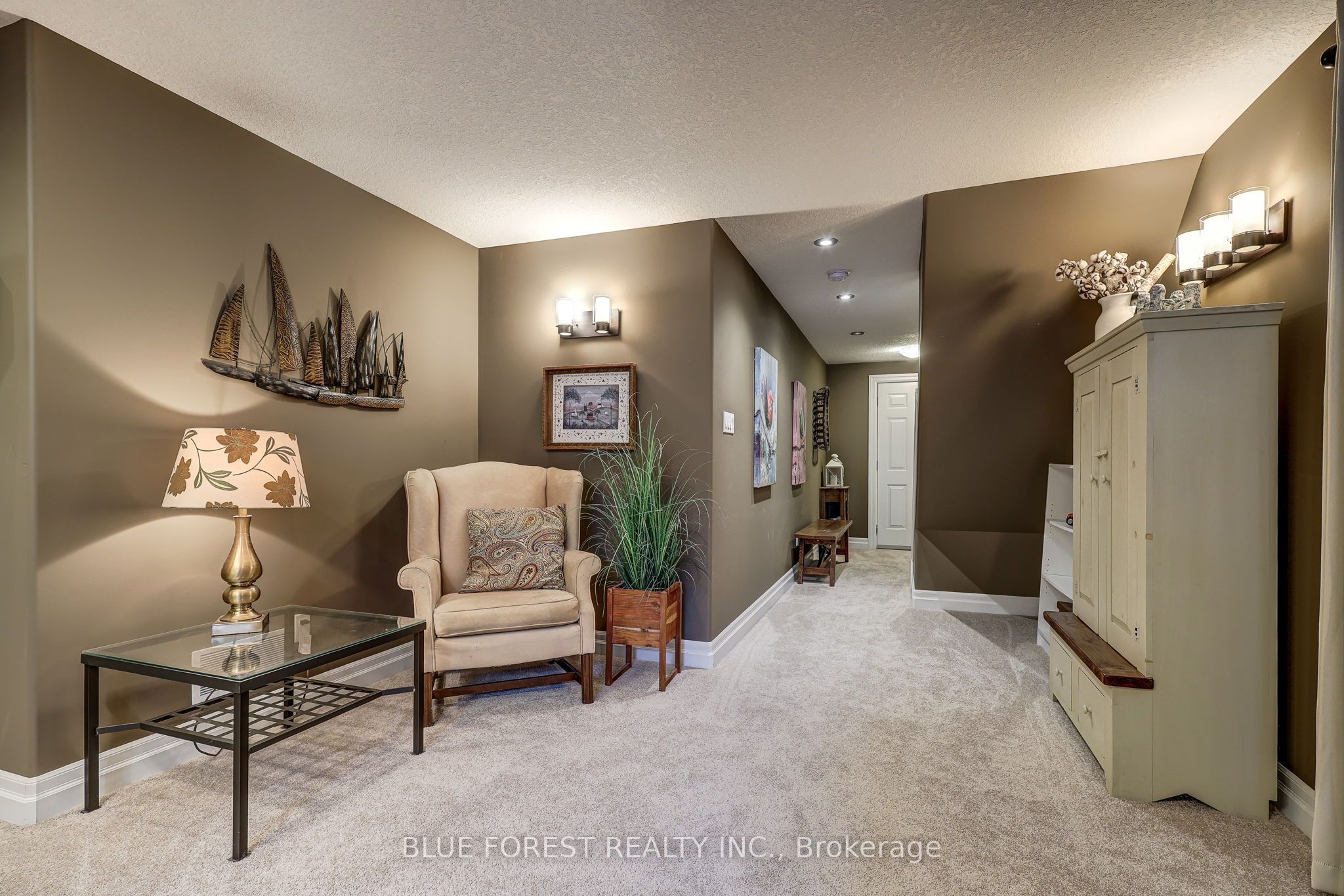 2058 Westpoint Heights Property Photo 40