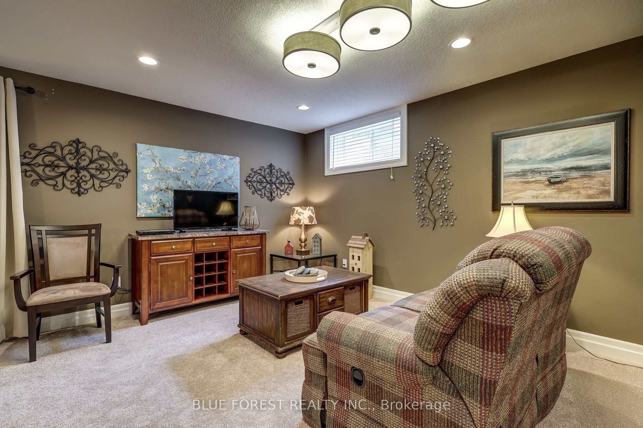 2058 Westpoint Heights Property Photo 43