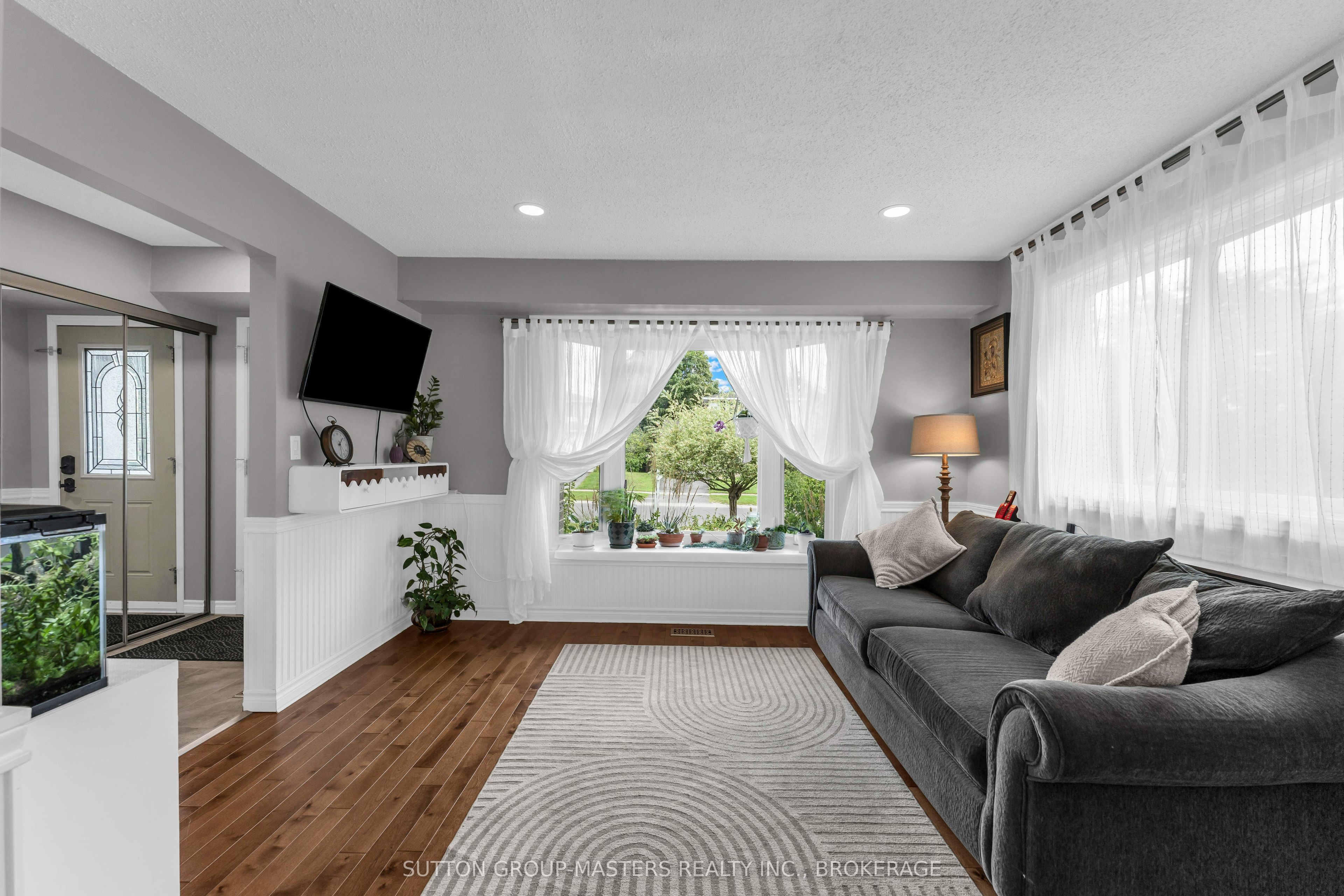 700 Cedarwood Drive Property Photo 7
