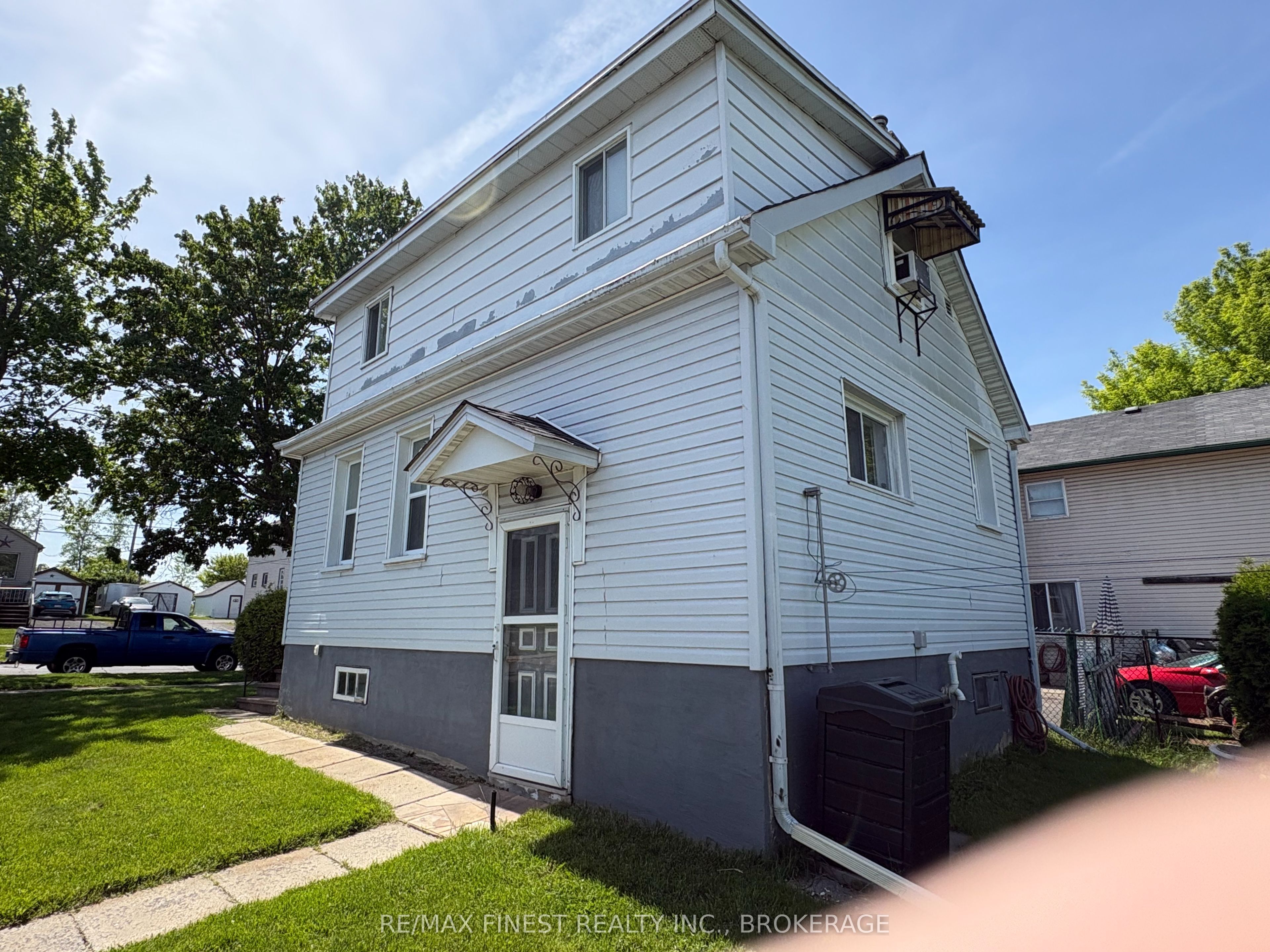 226 Danis Avenue Property Photo 2