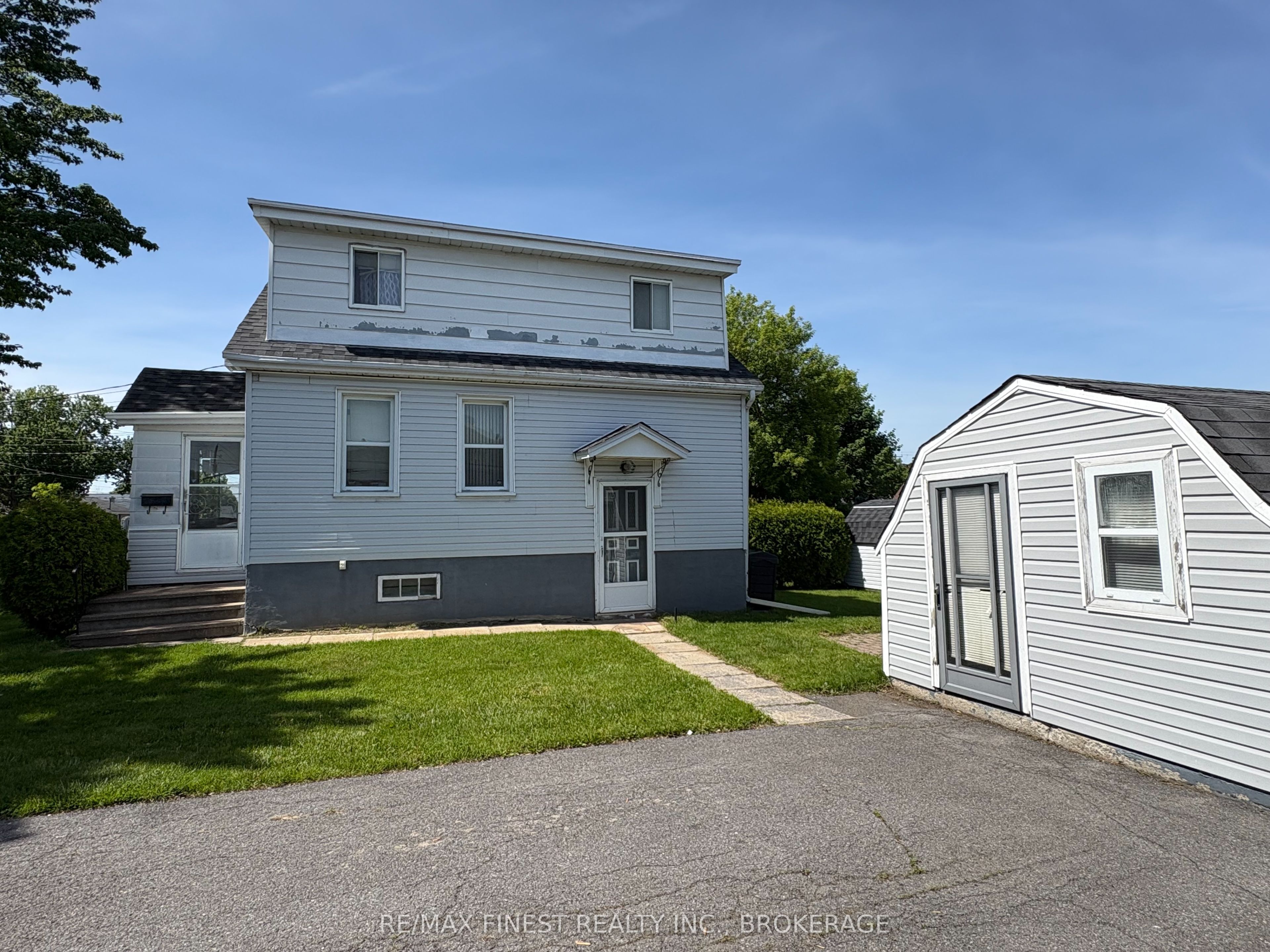 226 Danis Avenue Property Photo 3