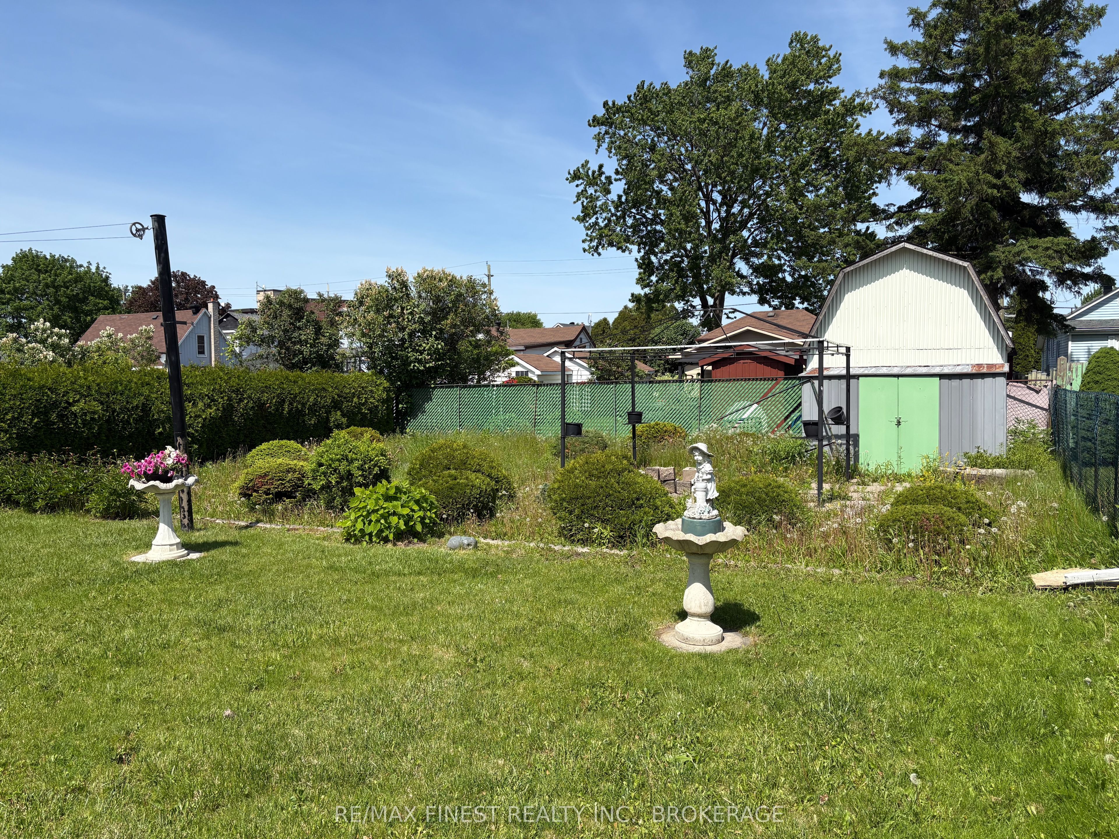 226 Danis Avenue Property Photo 16