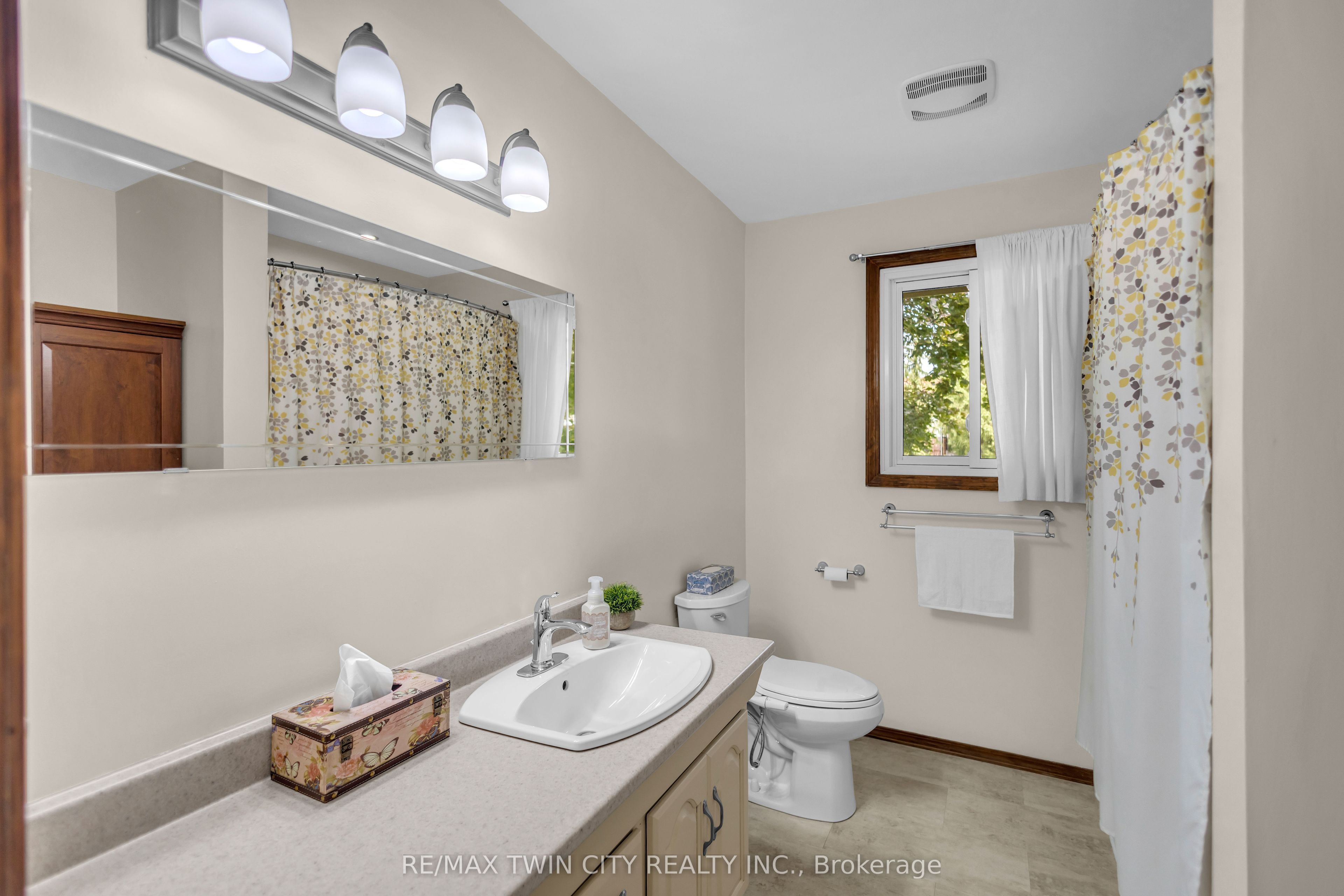 60 Brown Avenue Property Photo 23