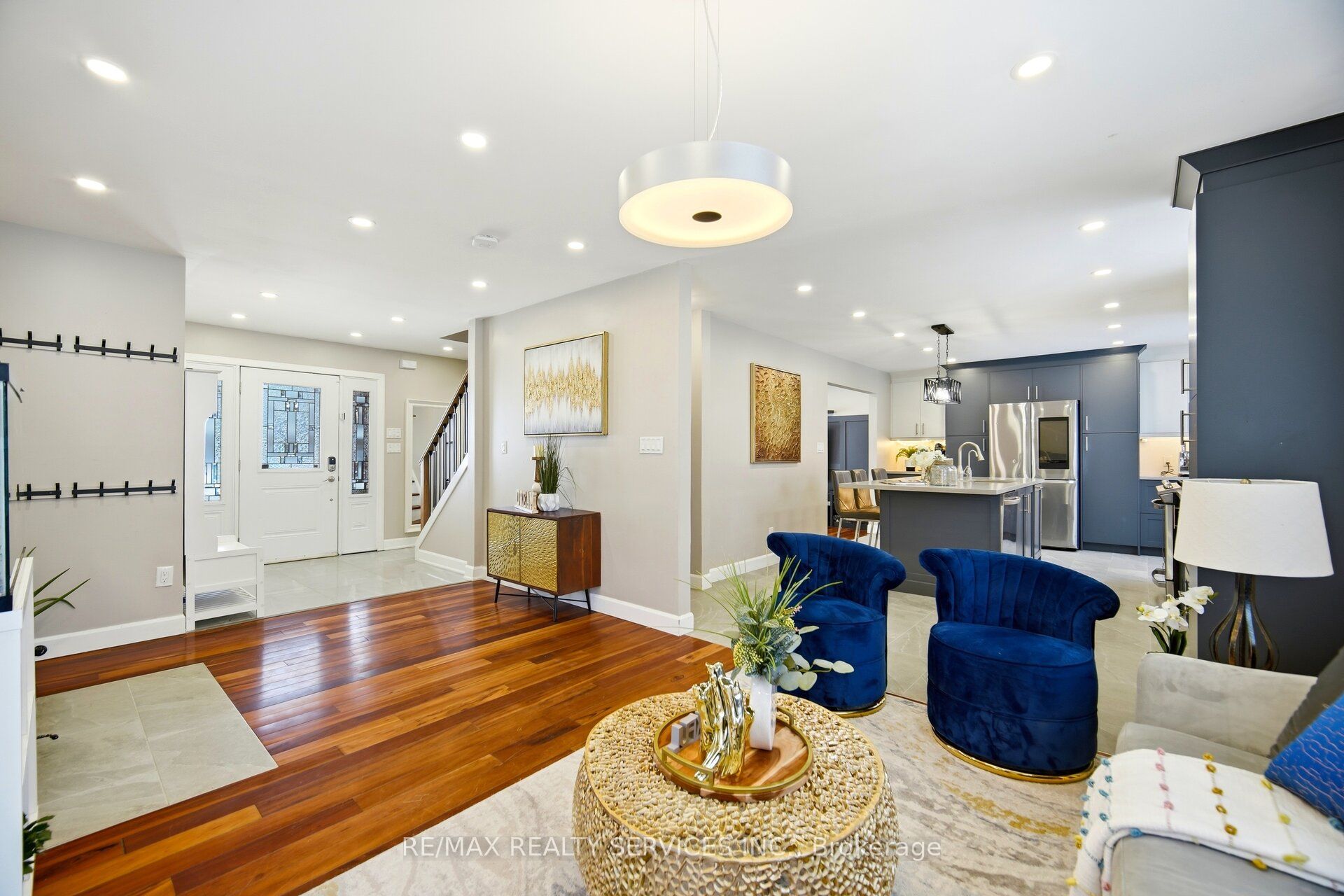12 Pine Street Property Photo 3
