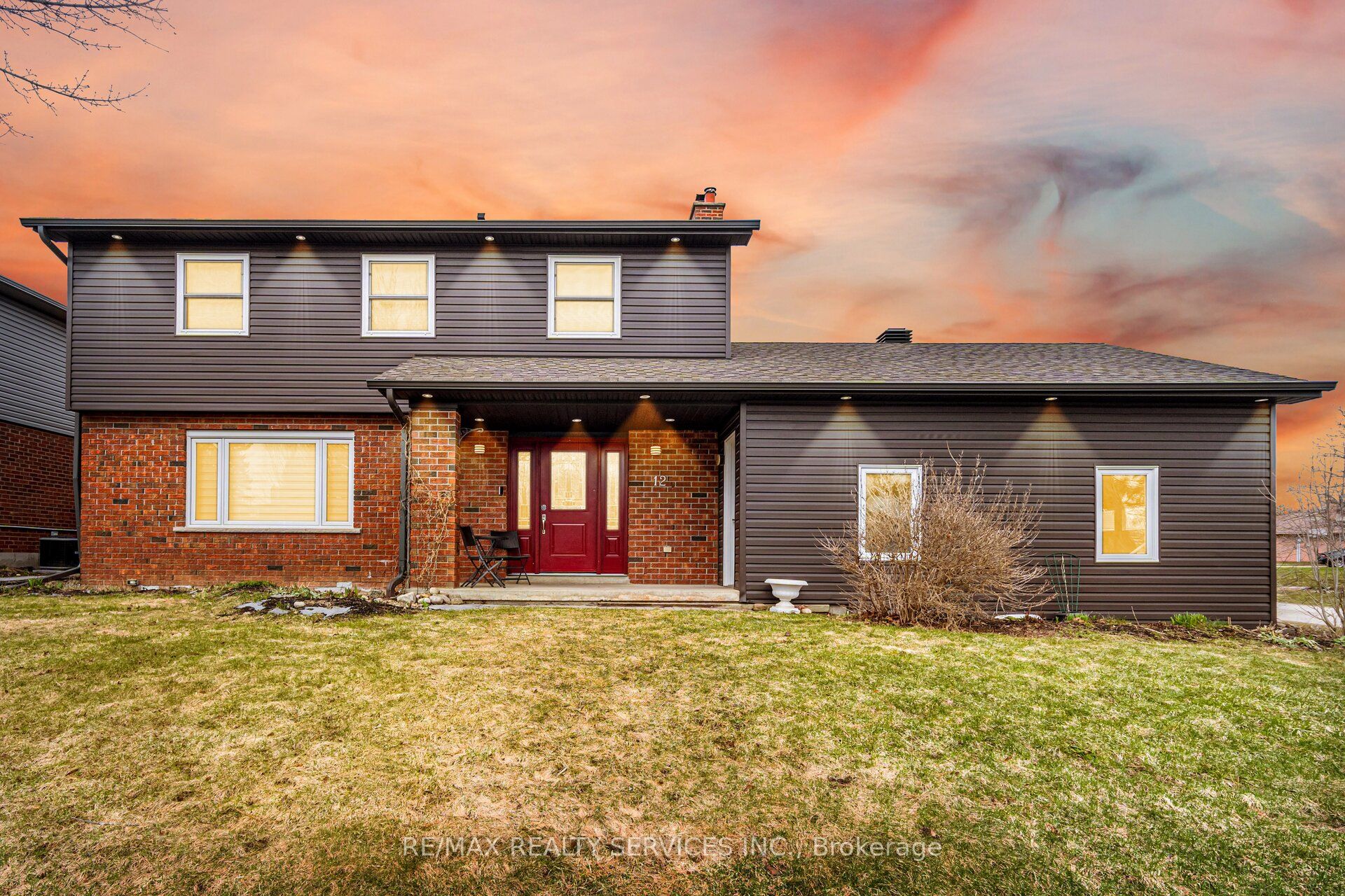 12 Pine Street Property Photo 4