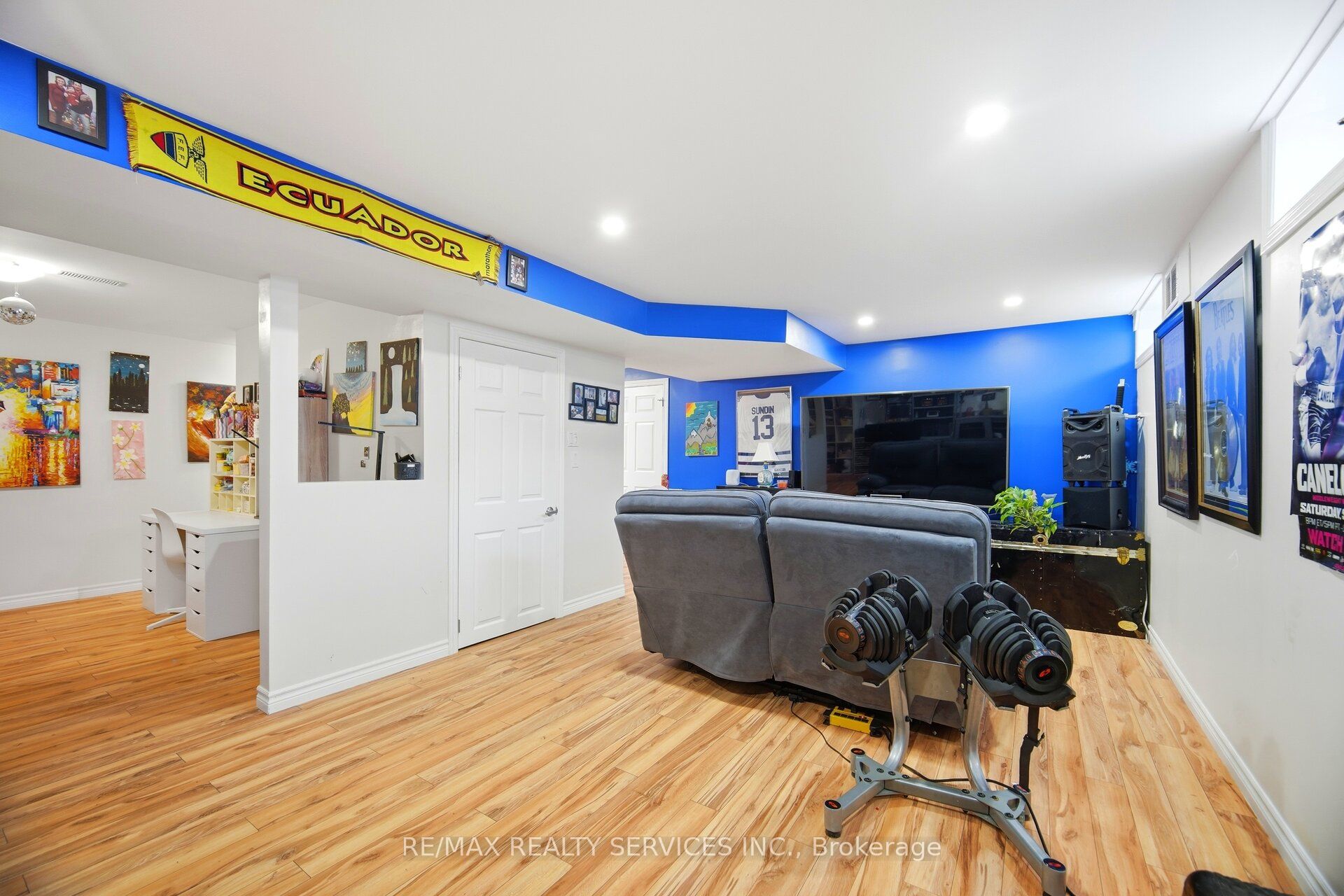 12 Pine Street Property Photo 34
