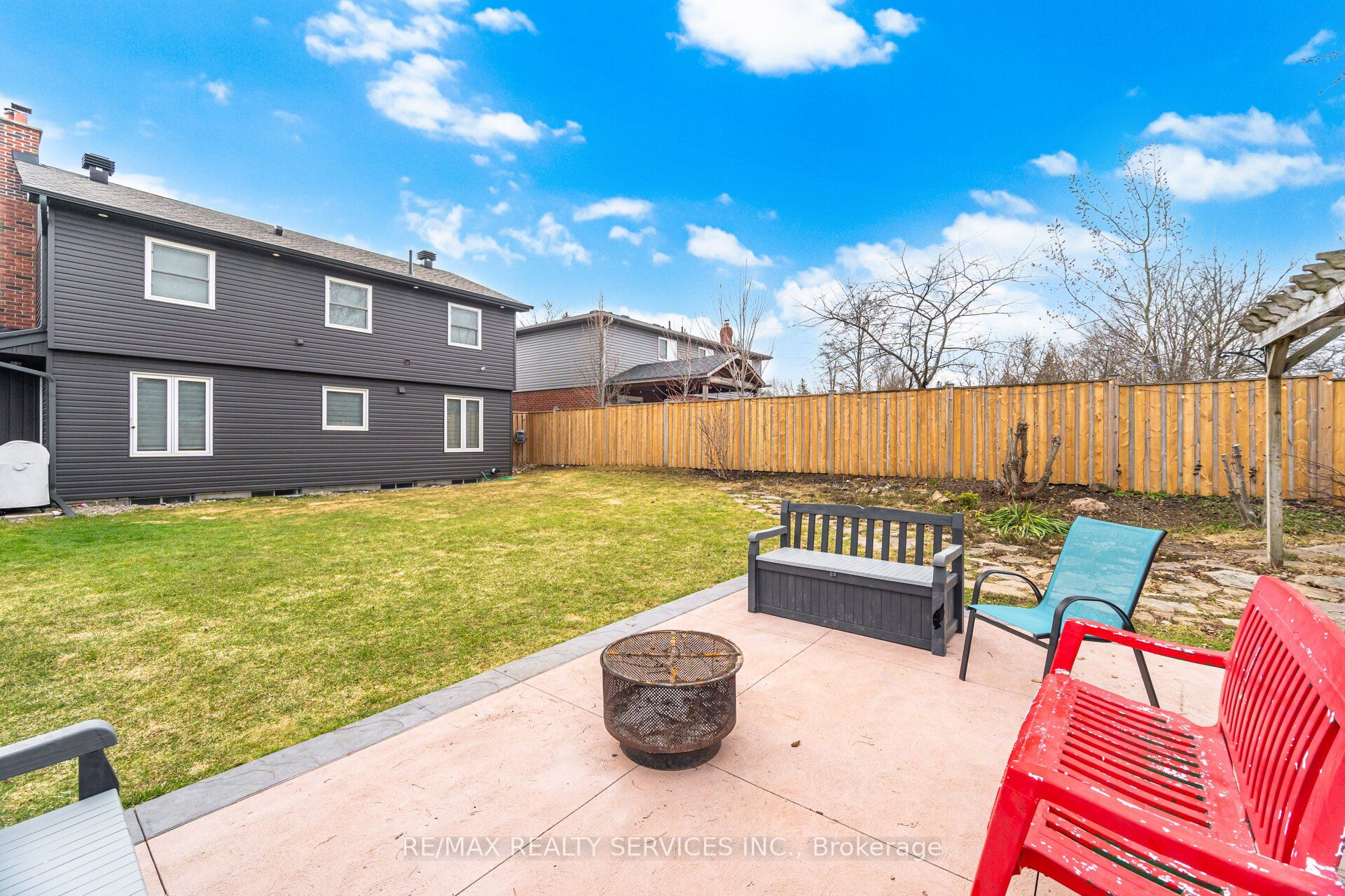 12 Pine Street Property Photo 44