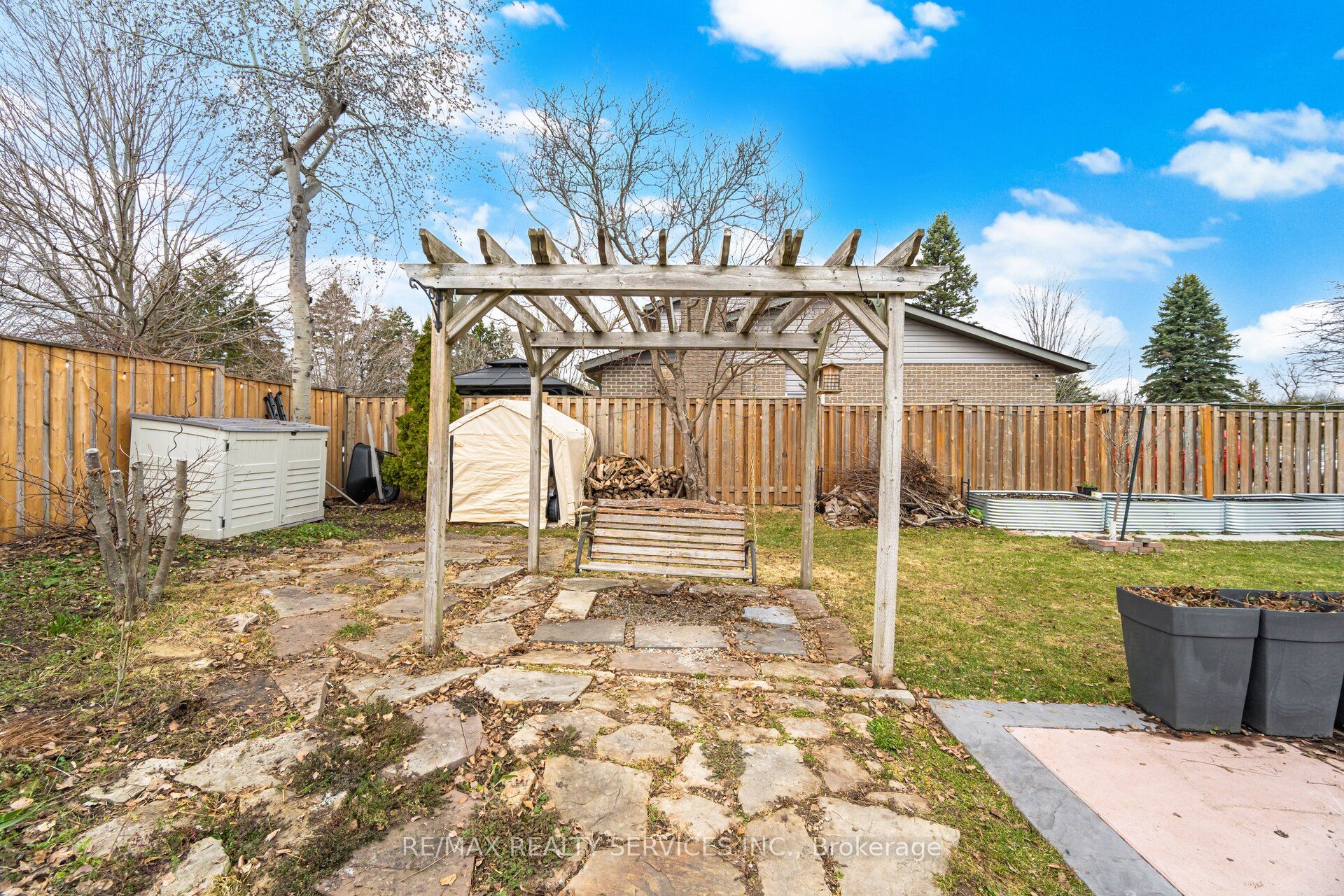 12 Pine Street Property Photo 45
