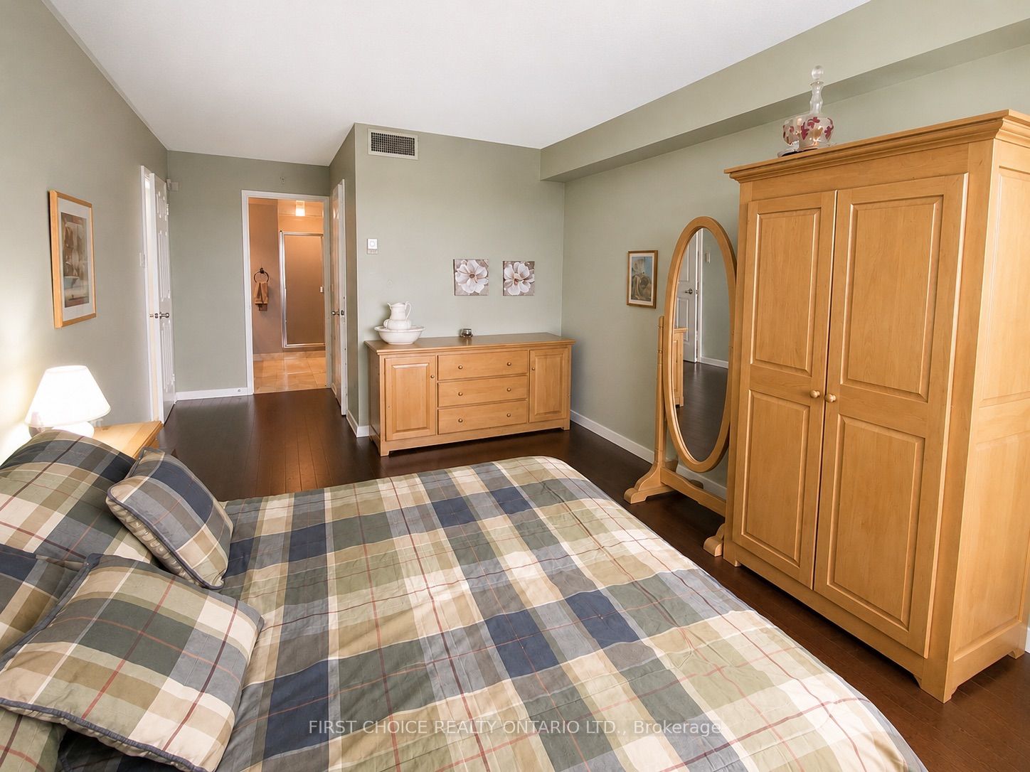 1510 Riverside Drive 1406 Property Photo 13
