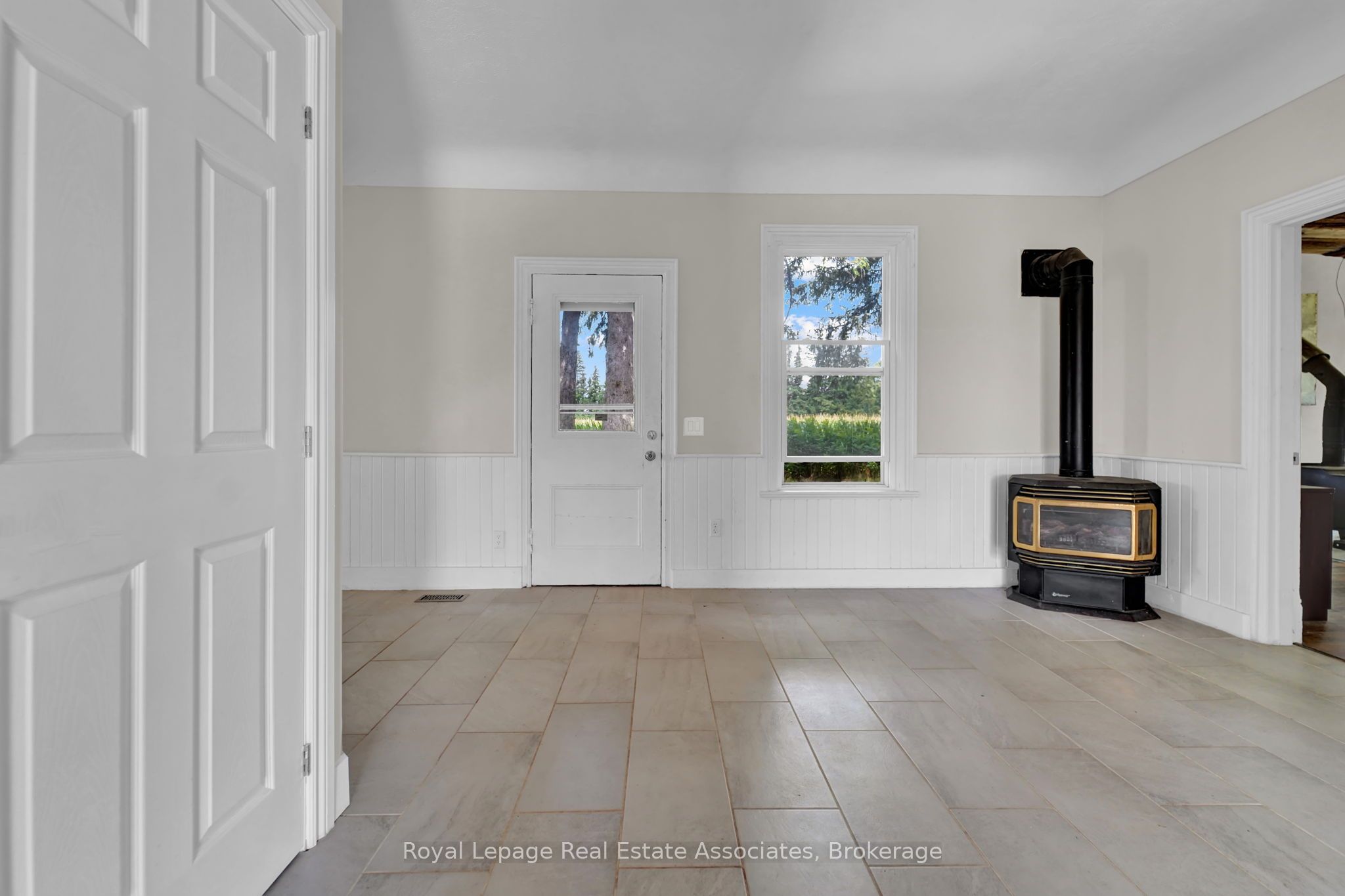 783 Highway 6 N Property Photo 8