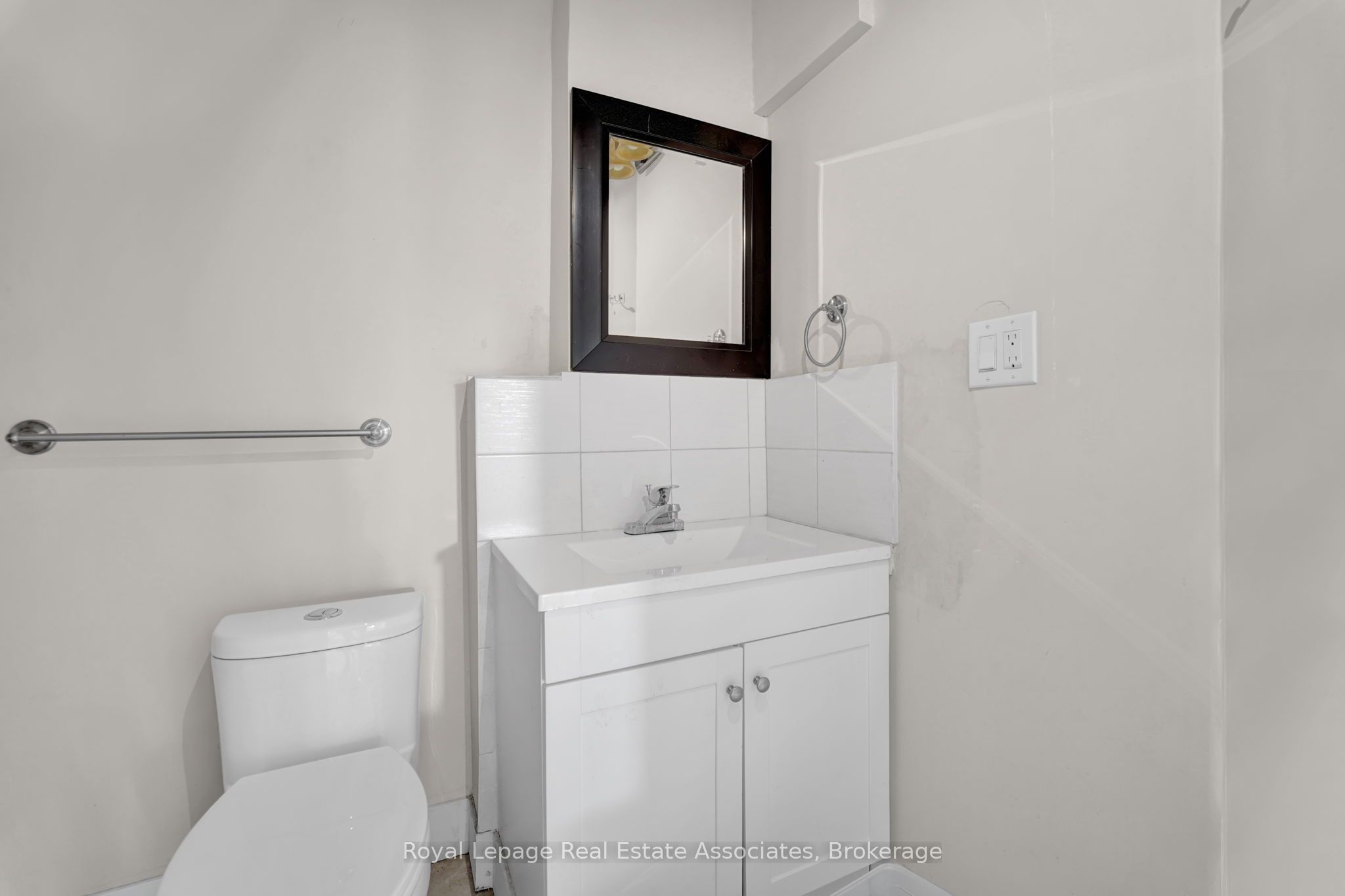 783 Highway 6 N Property Photo 10