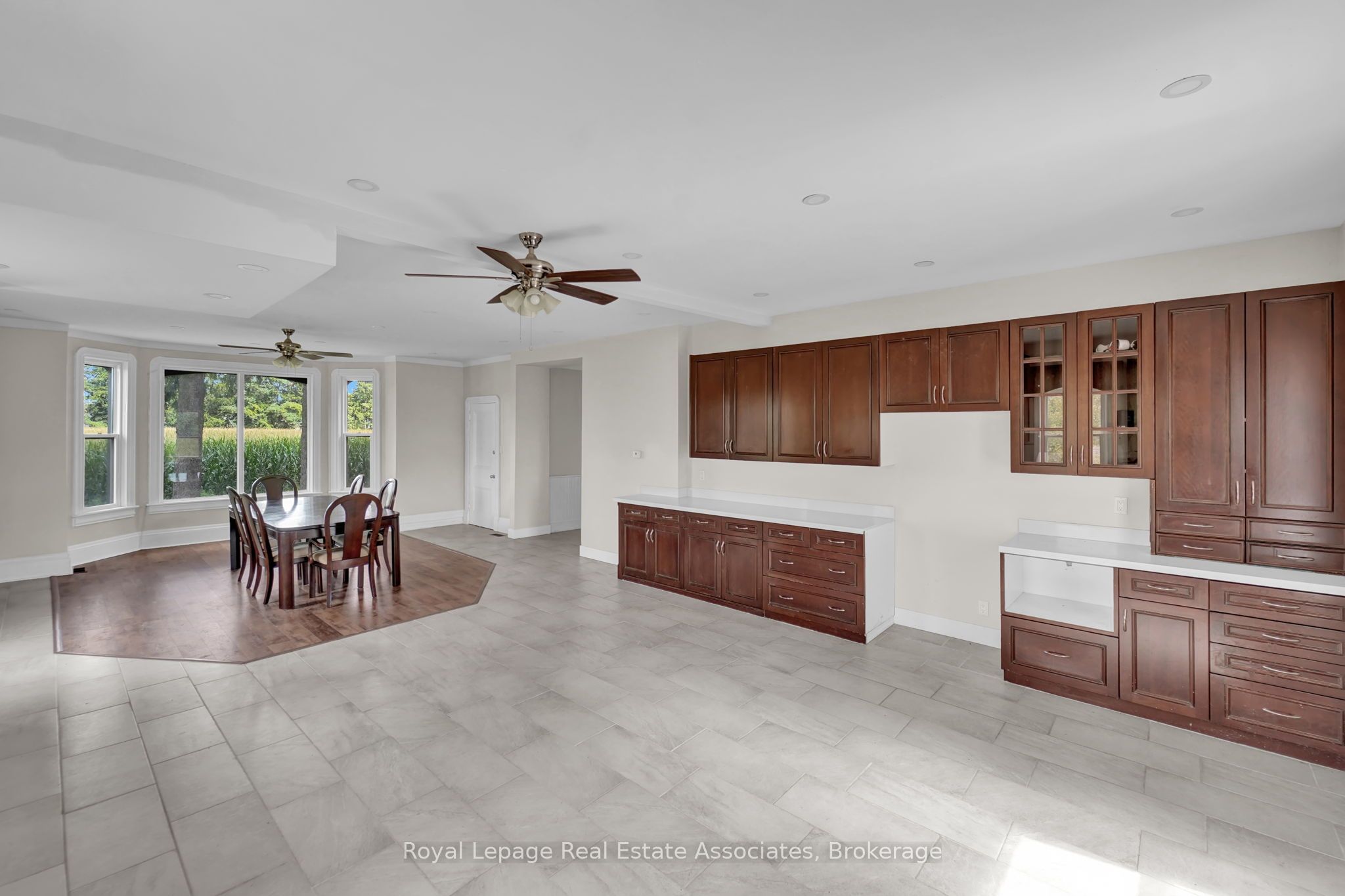 783 Highway 6 N Property Photo 14