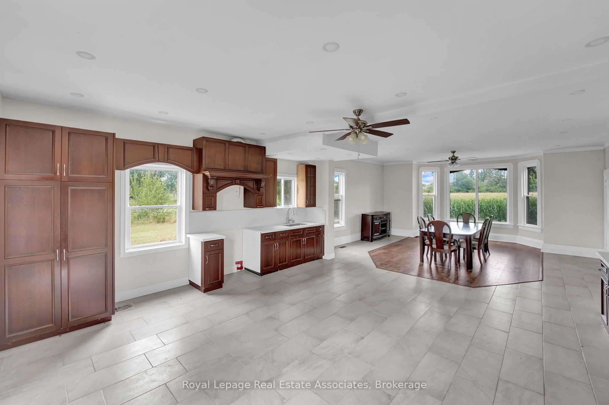 783 Highway 6 N Property Photo 15