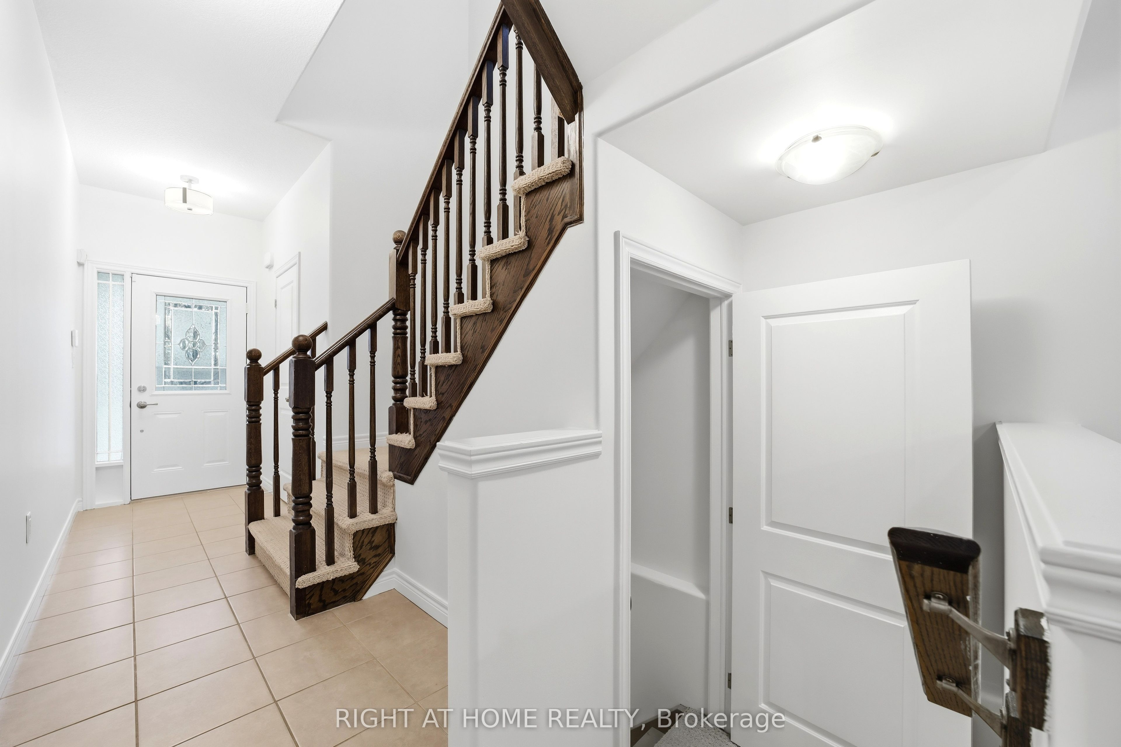 32 Rolling Lane Property Photo 6