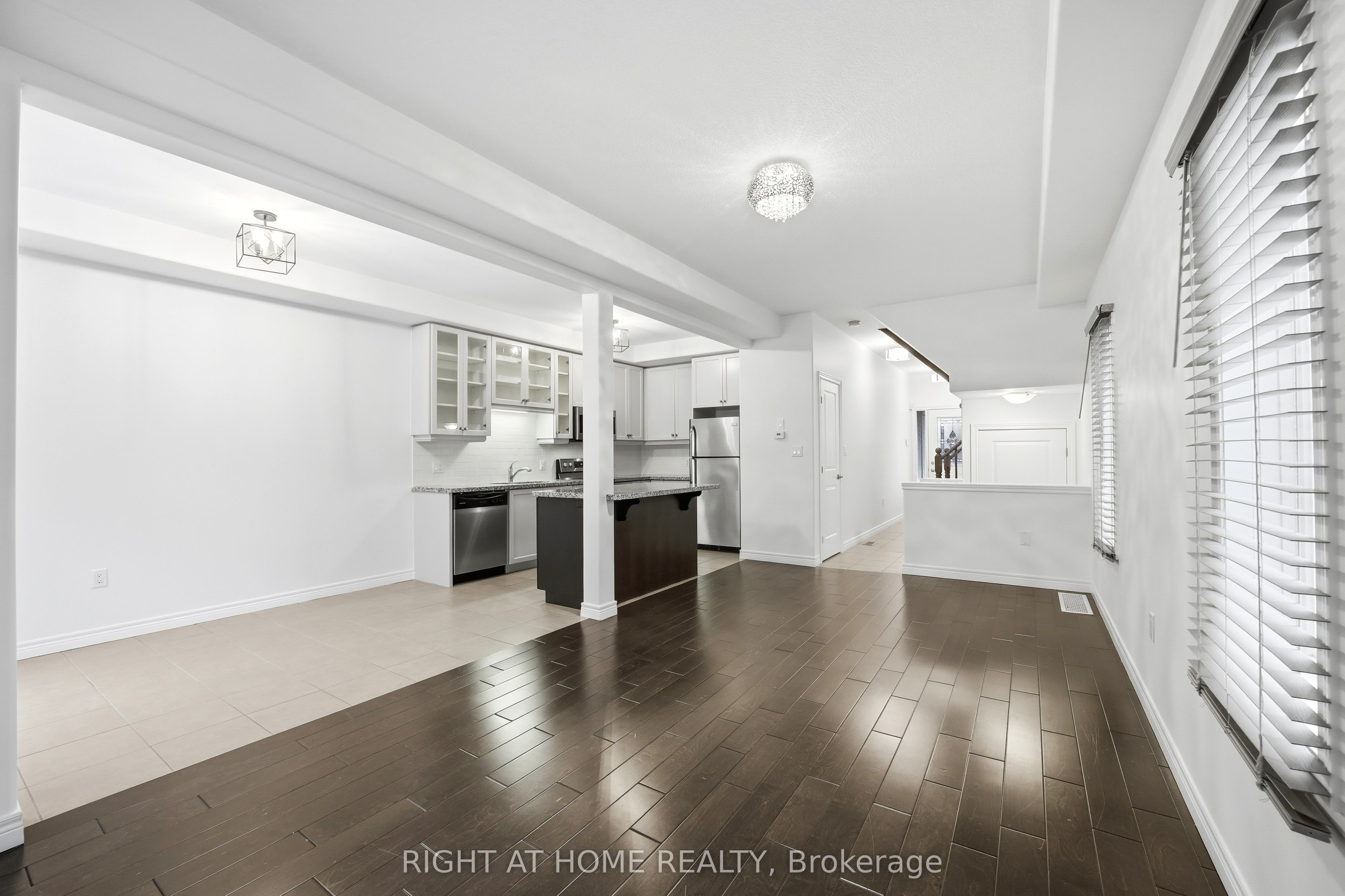 32 Rolling Lane Property Photo 11
