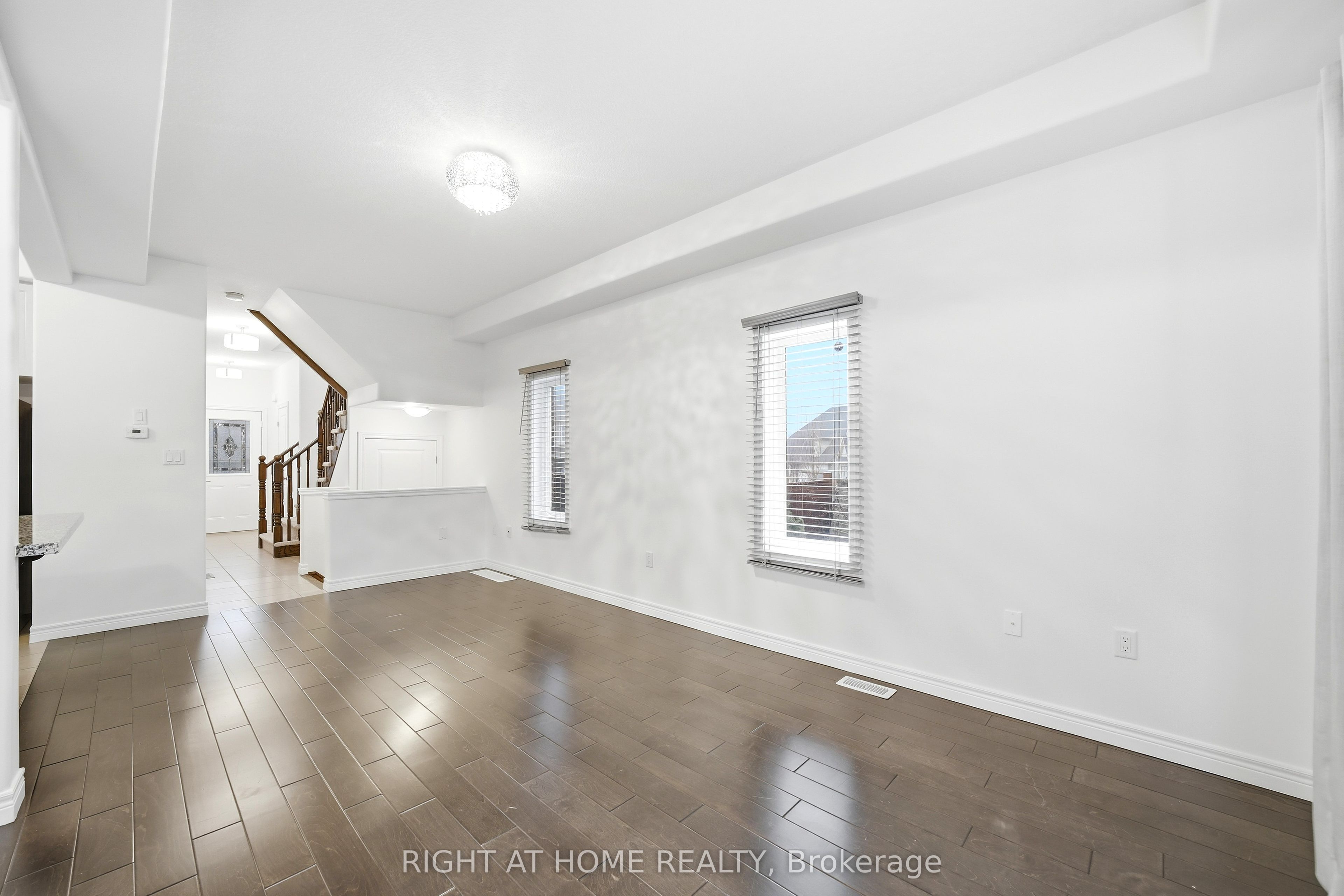 32 Rolling Lane Property Photo 12