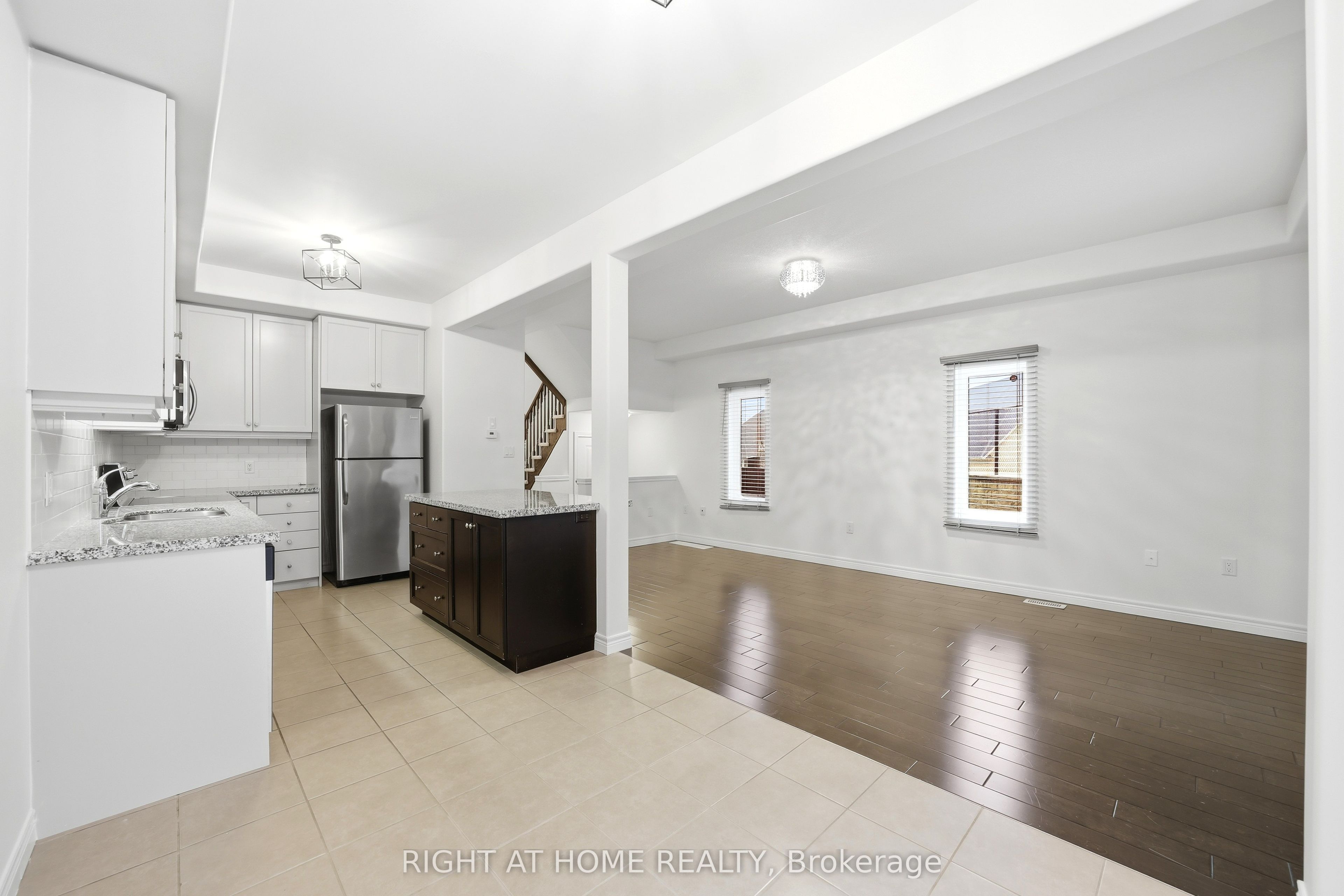 32 Rolling Lane Property Photo 17