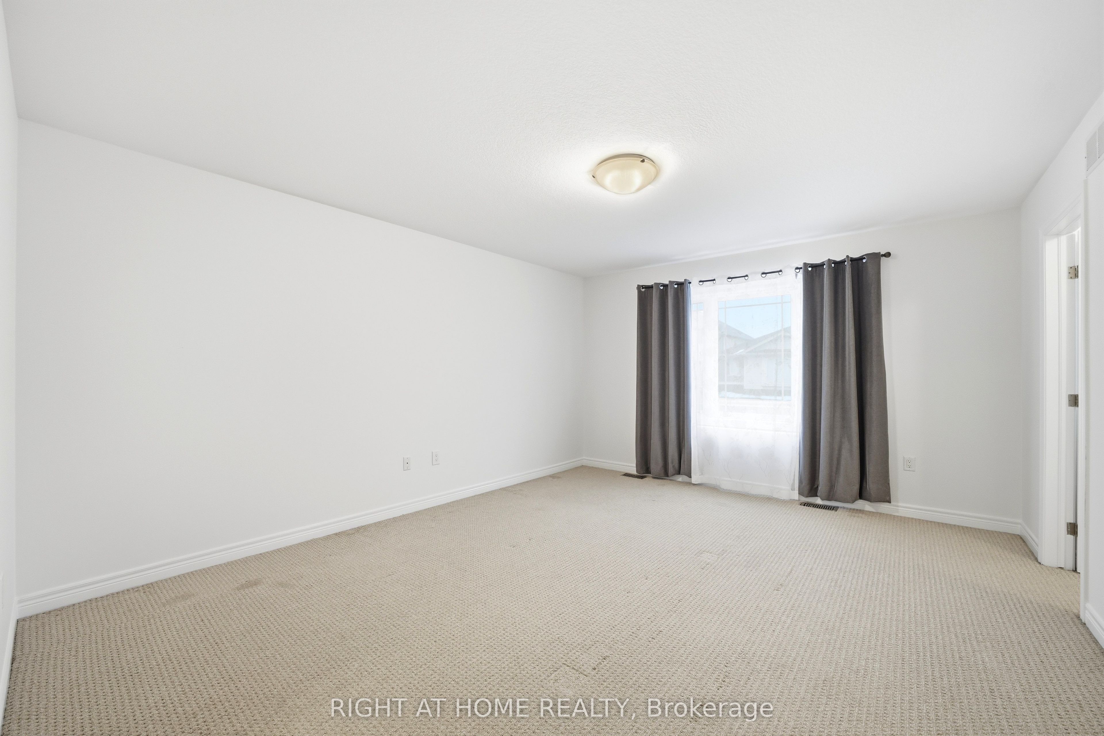 32 Rolling Lane Property Photo 19