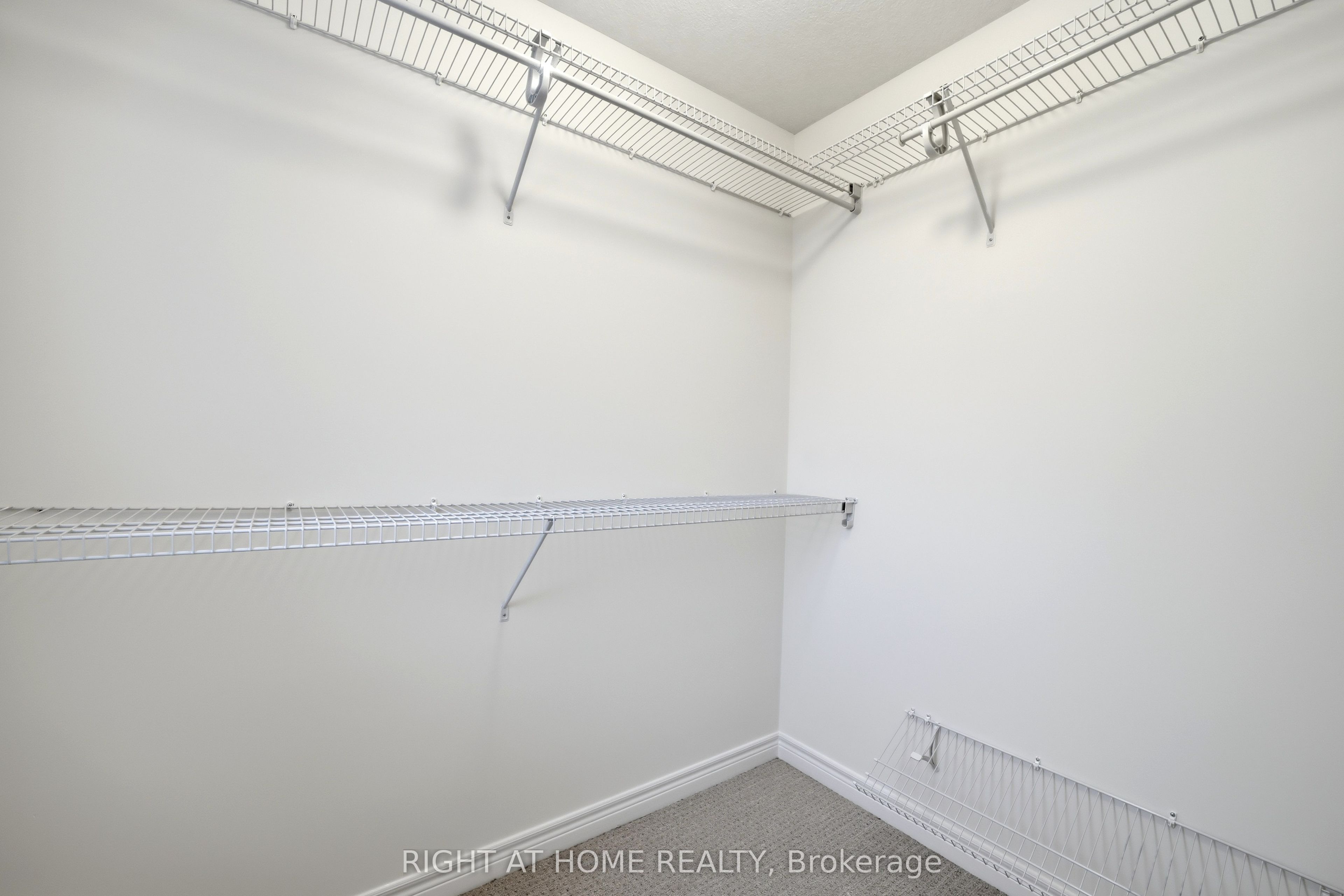 32 Rolling Lane Property Photo 23