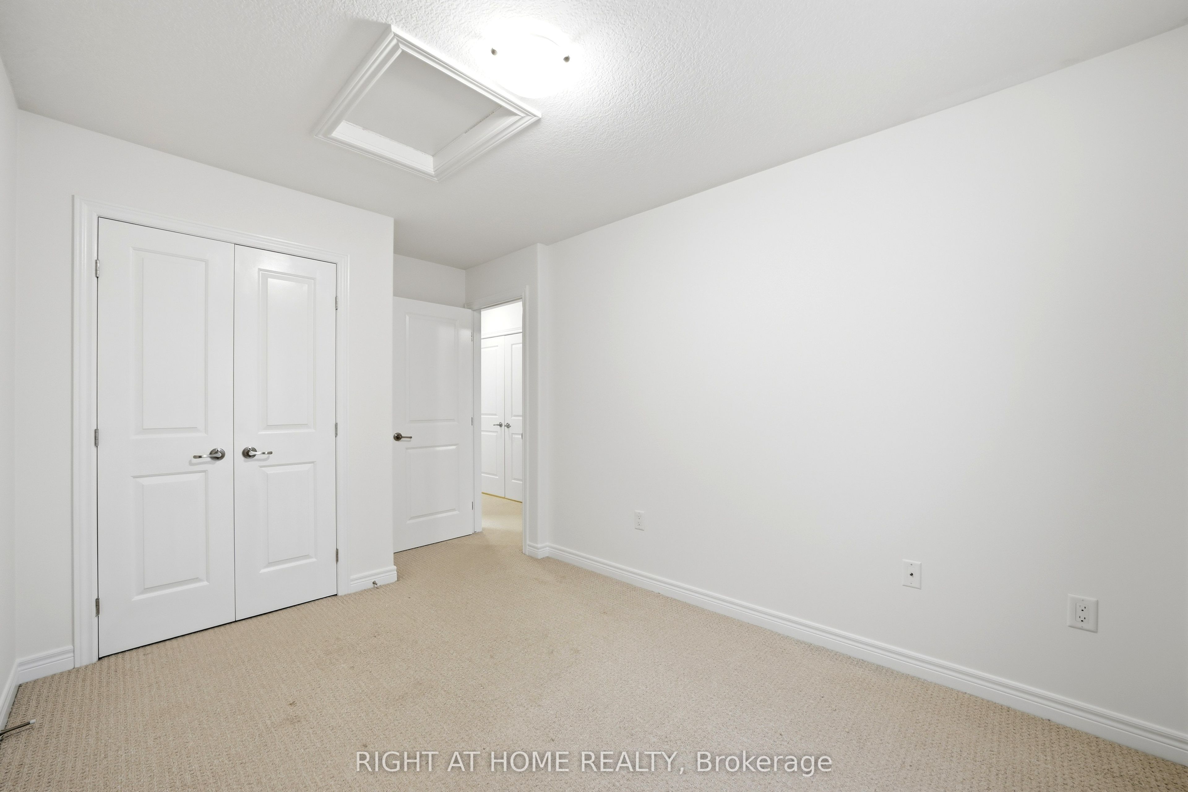 32 Rolling Lane Property Photo 29