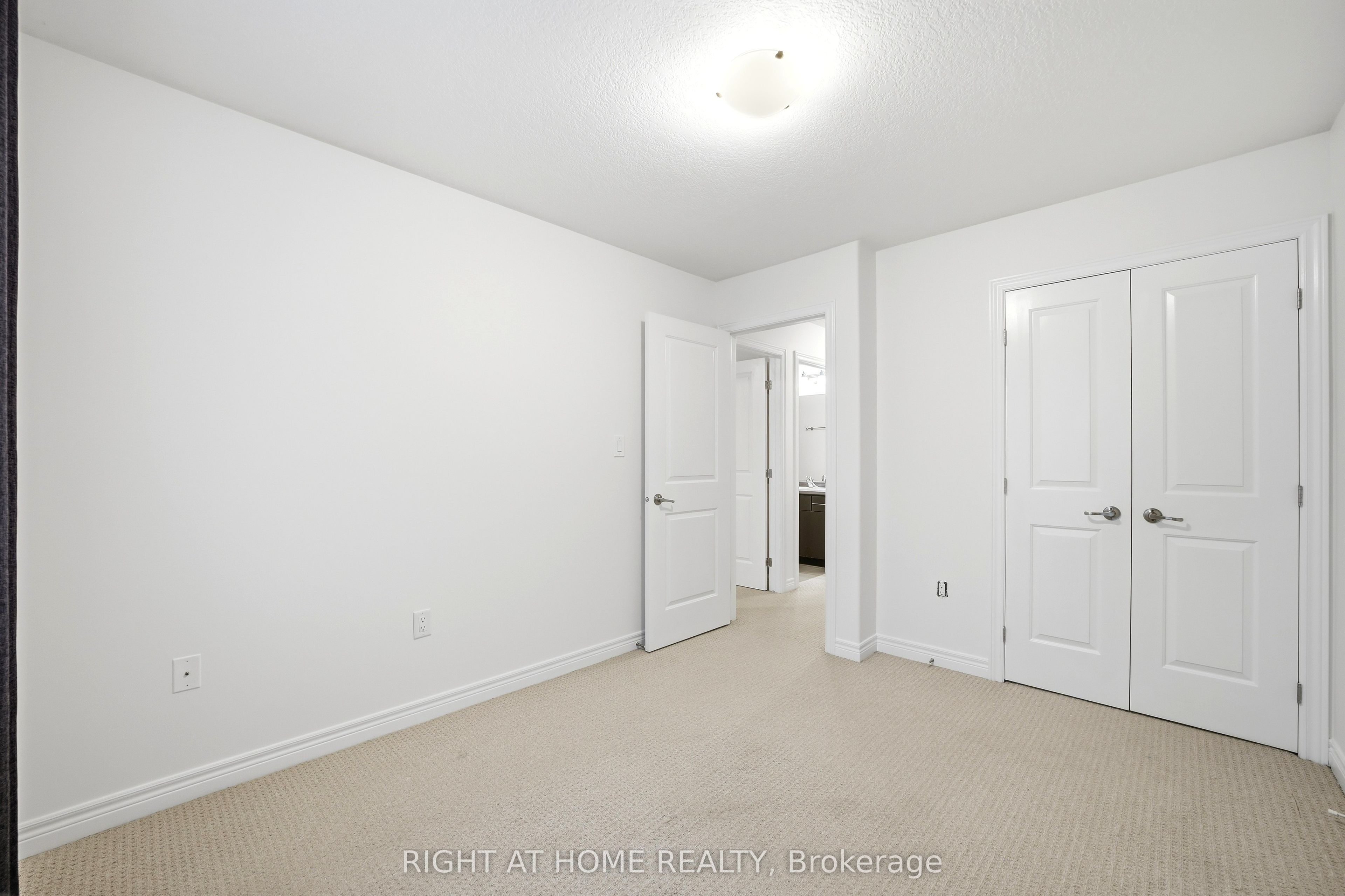 32 Rolling Lane Property Photo 32