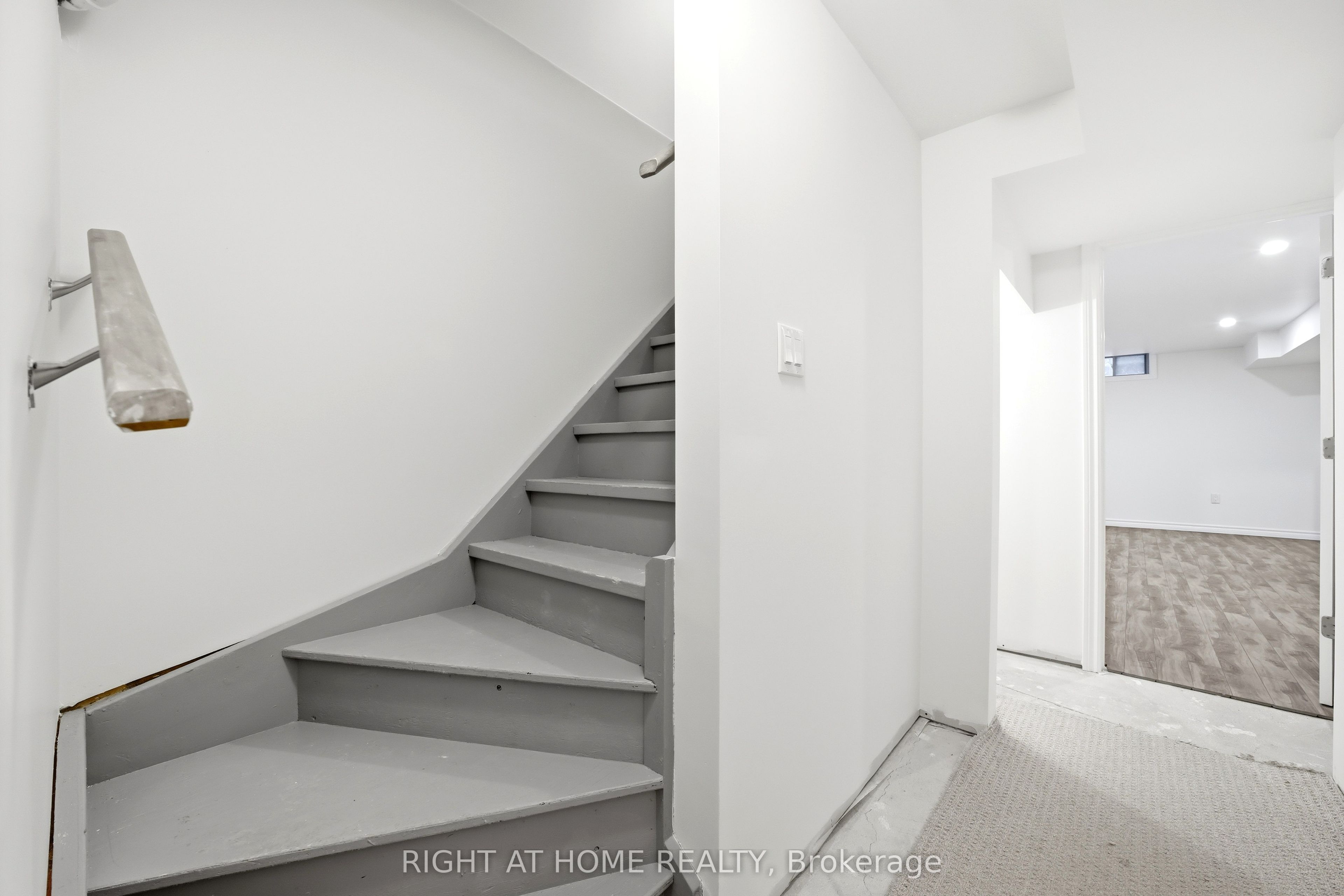 32 Rolling Lane Property Photo 33