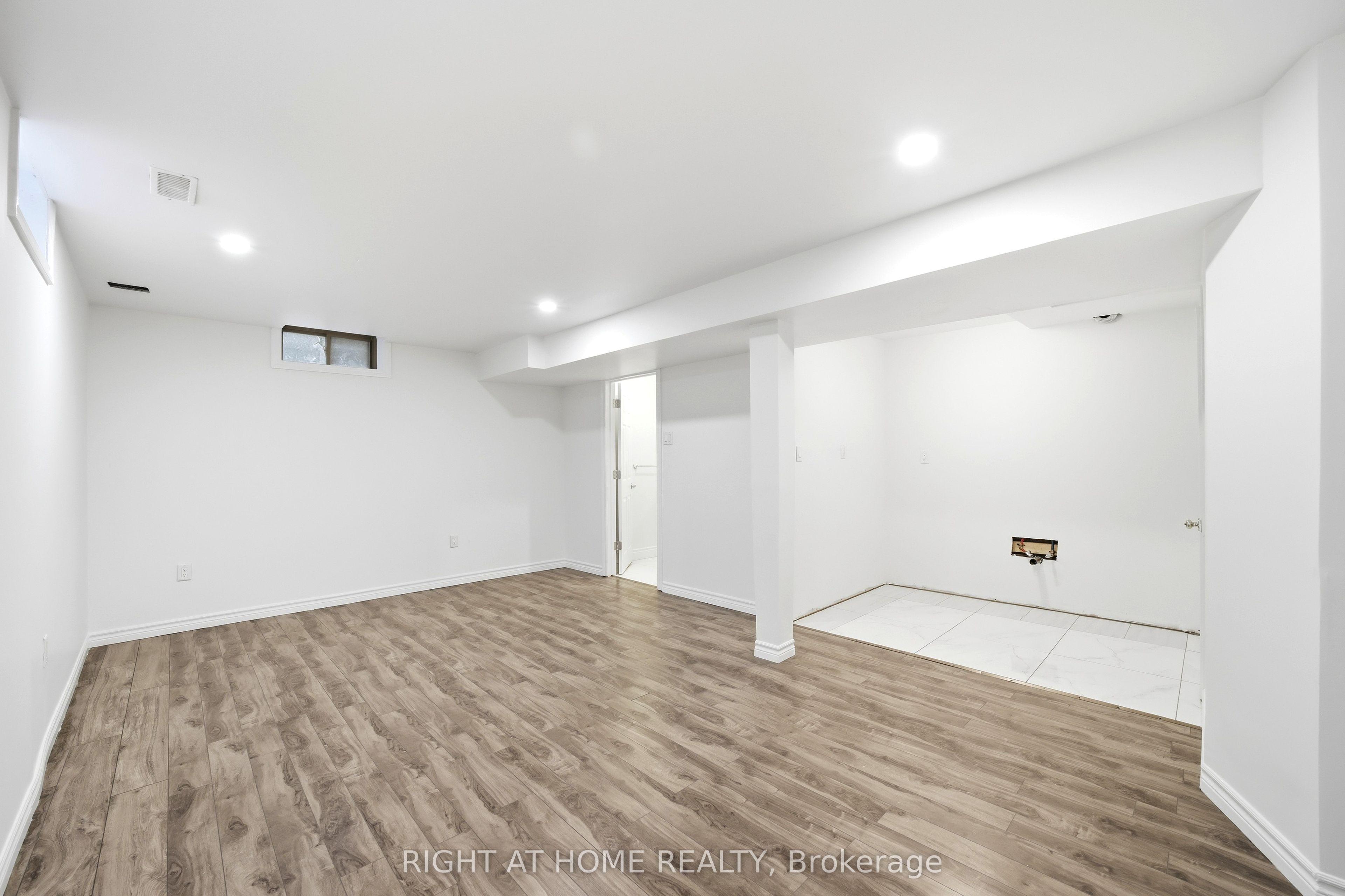 32 Rolling Lane Property Photo 34