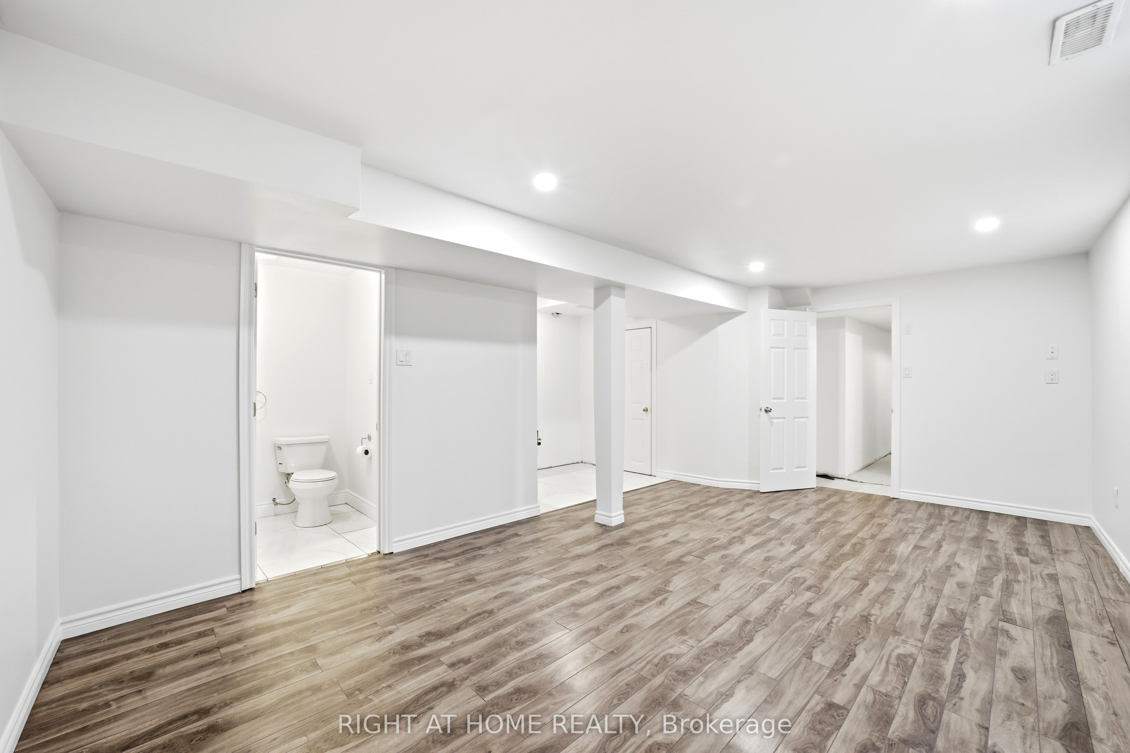 32 Rolling Lane Property Photo 36