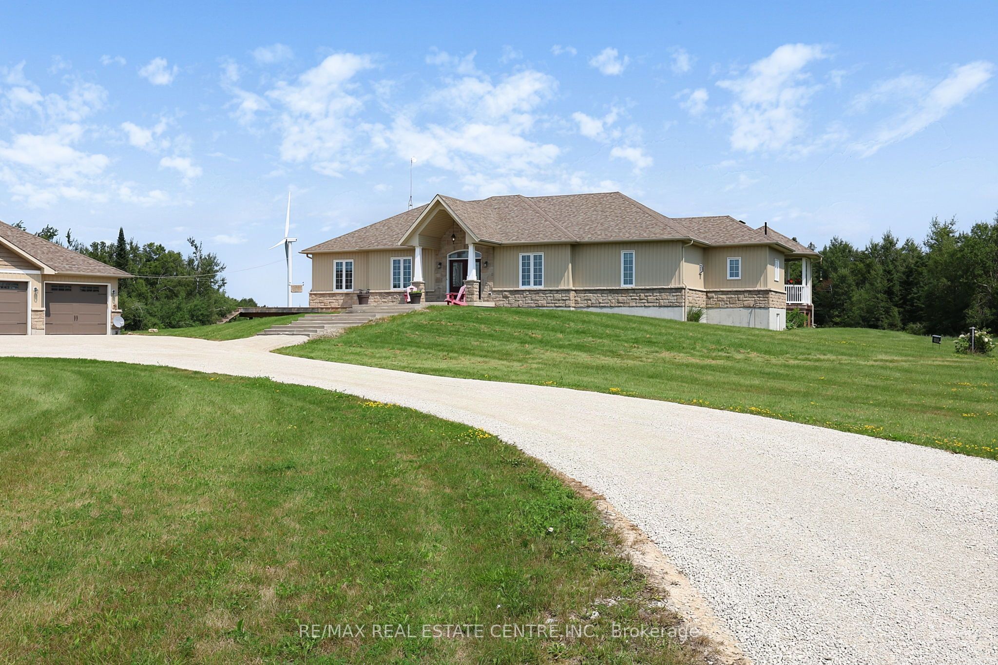 398019 5th Line Property Photo 2