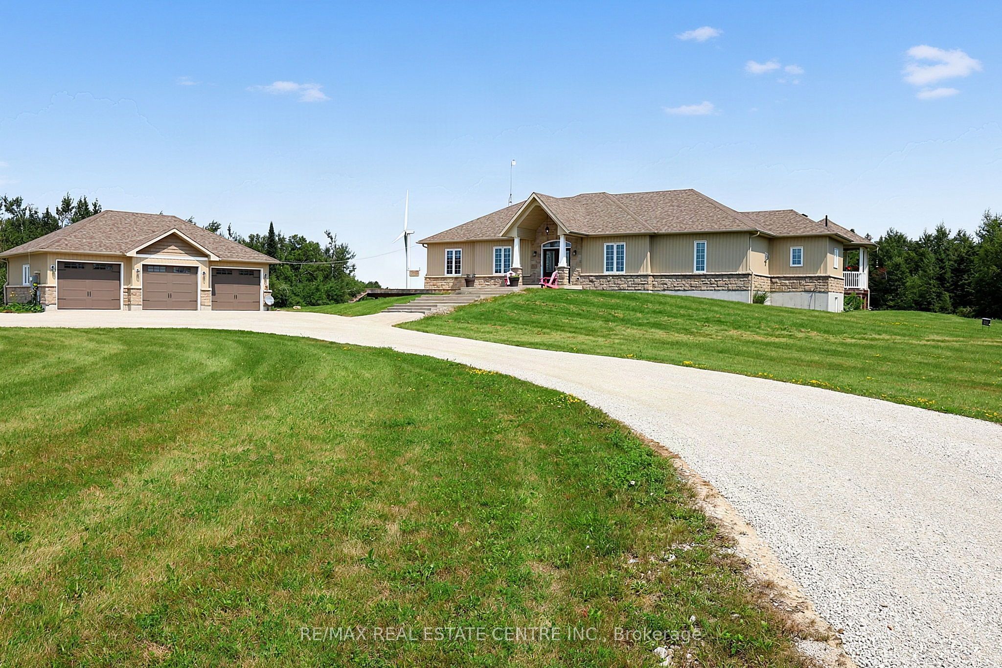 398019 5th Line Property Photo 3