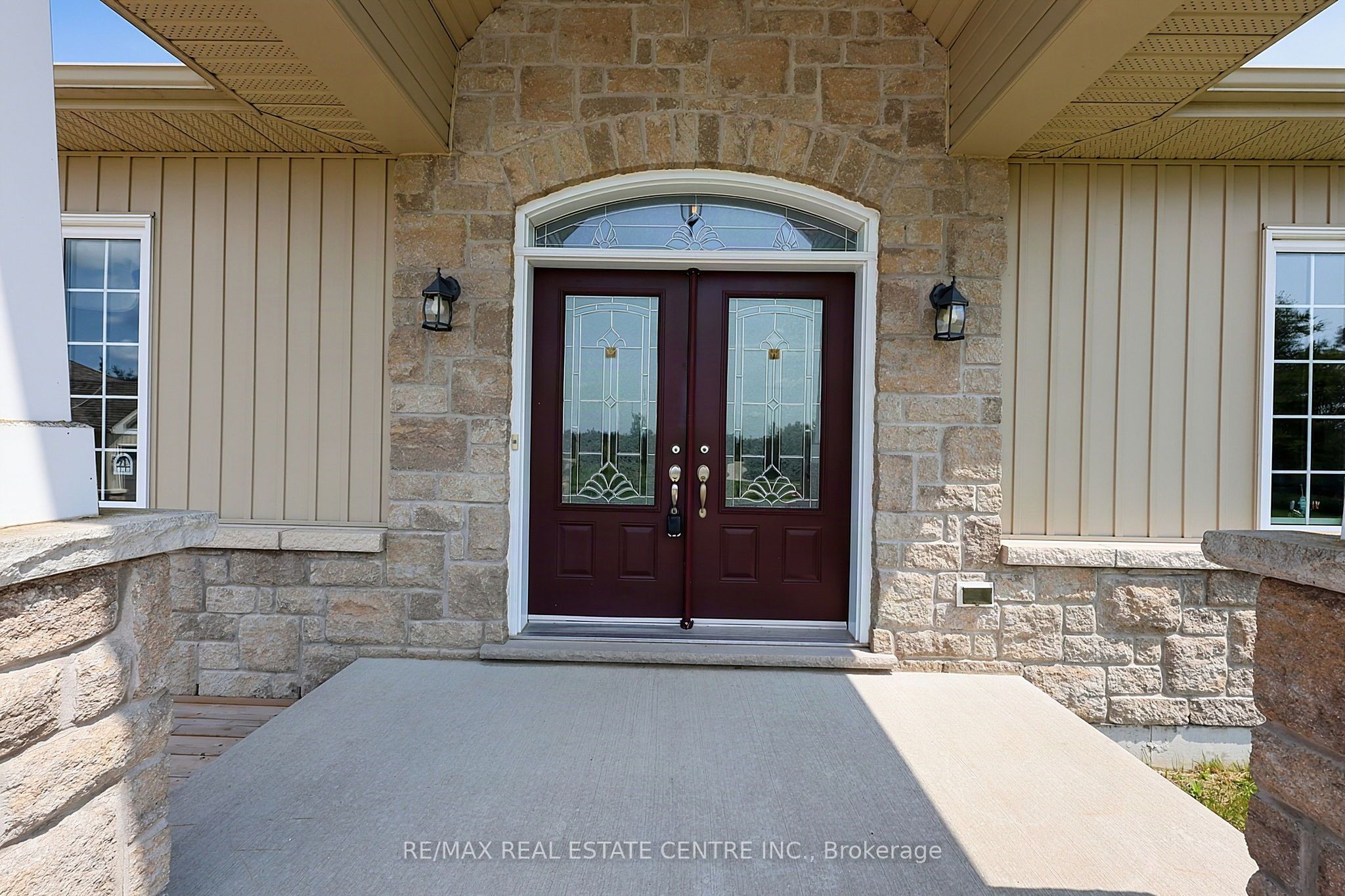 398019 5th Line Property Photo 8