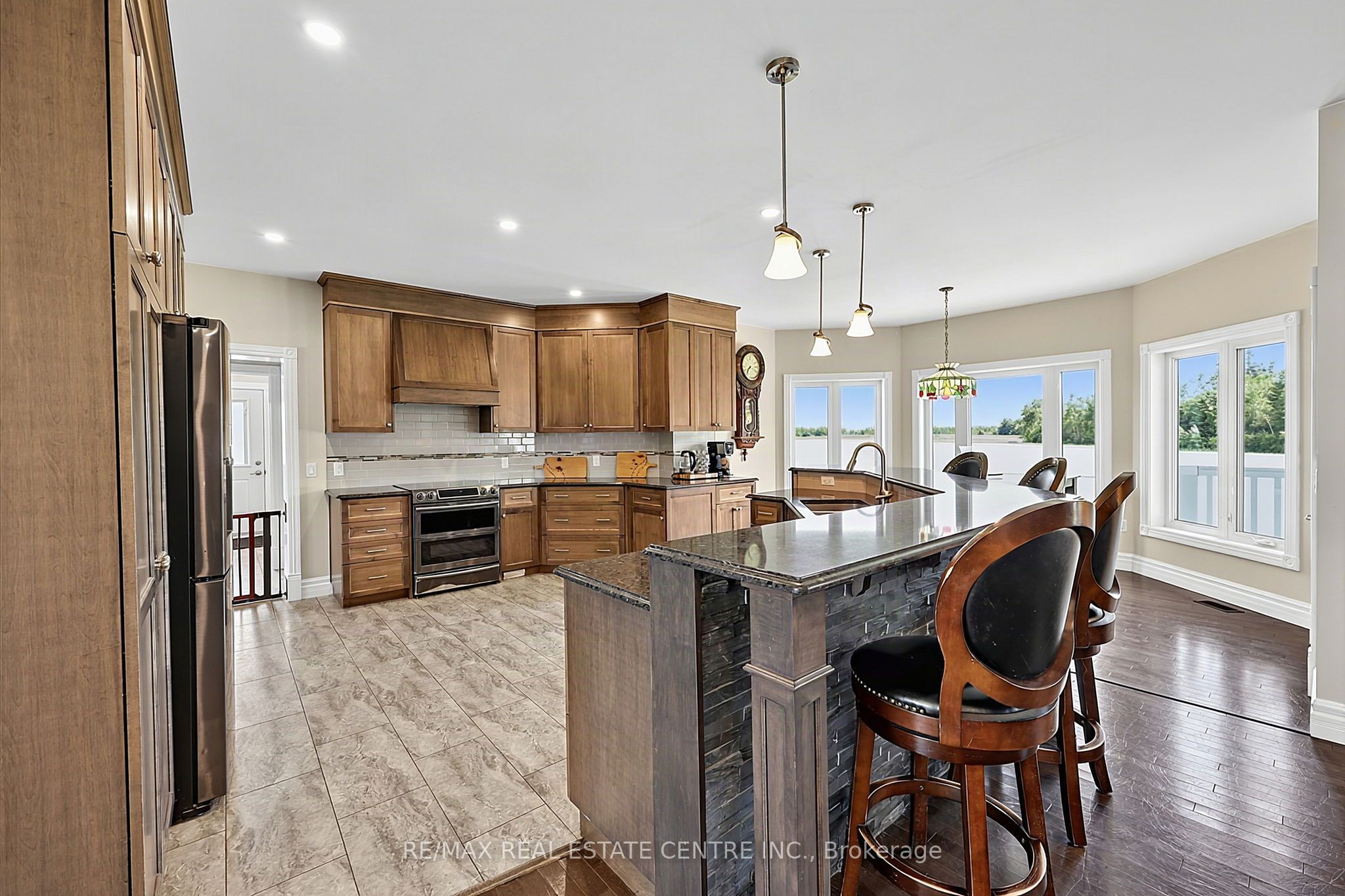 398019 5th Line Property Photo 10