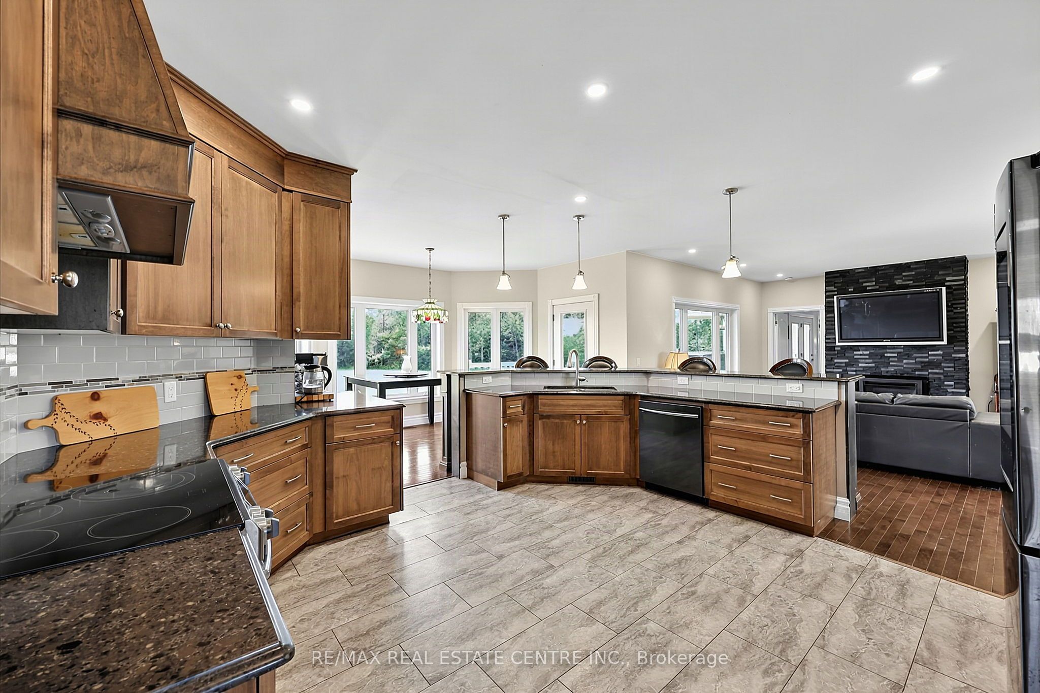 398019 5th Line Property Photo 12