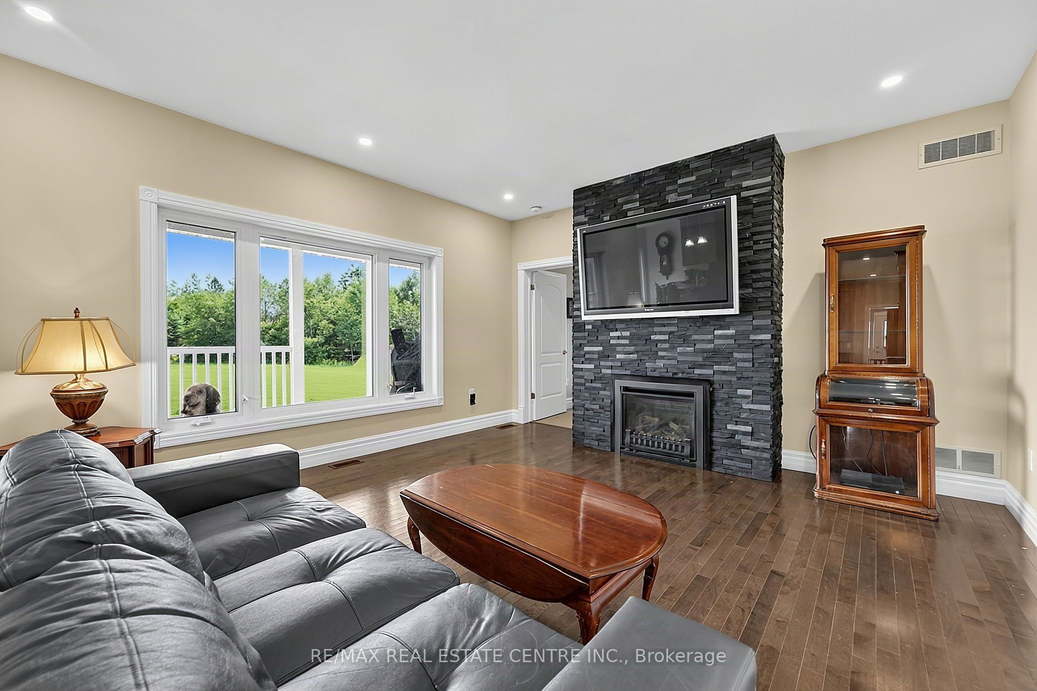 398019 5th Line Property Photo 17