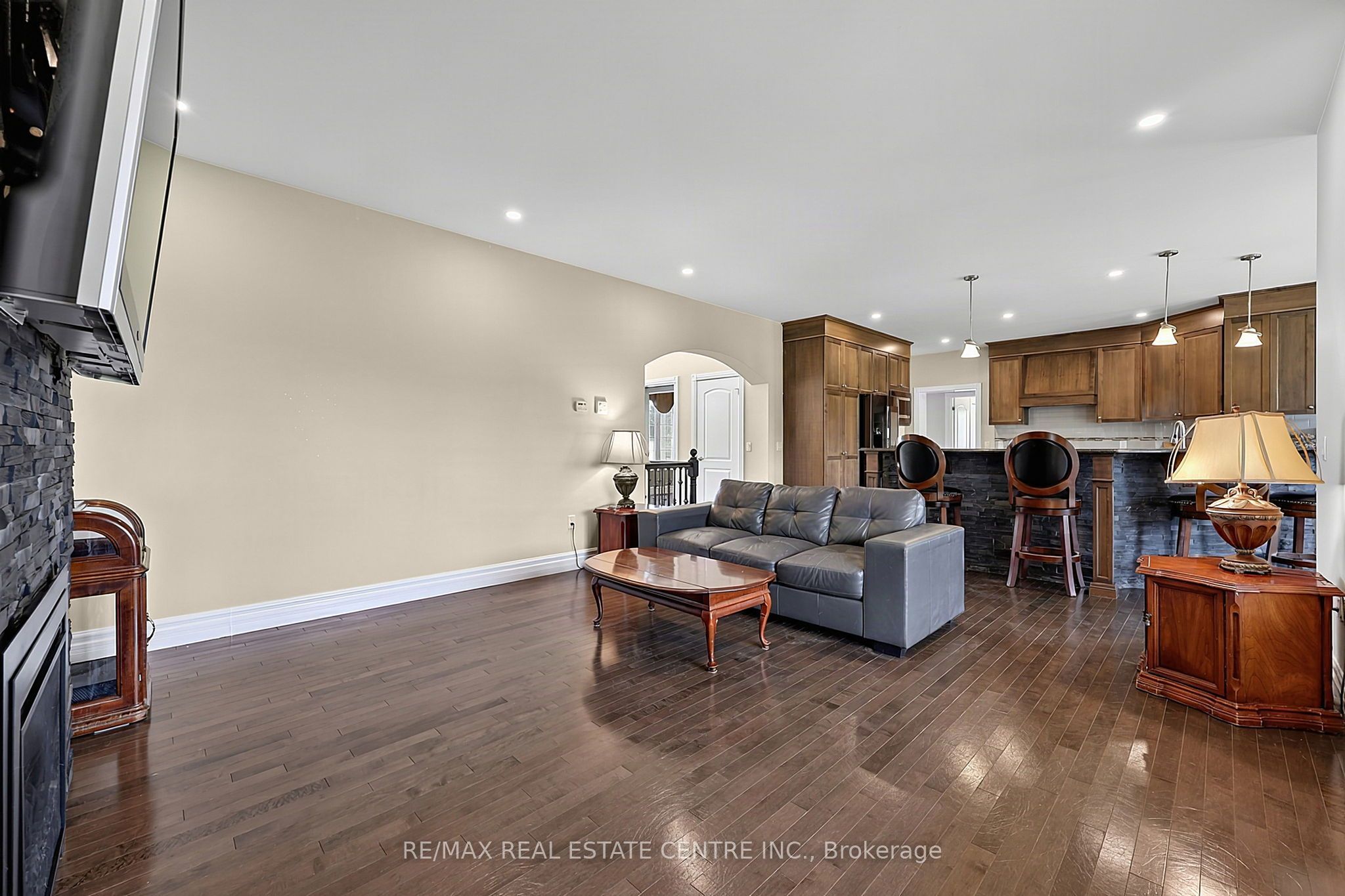 398019 5th Line Property Photo 19