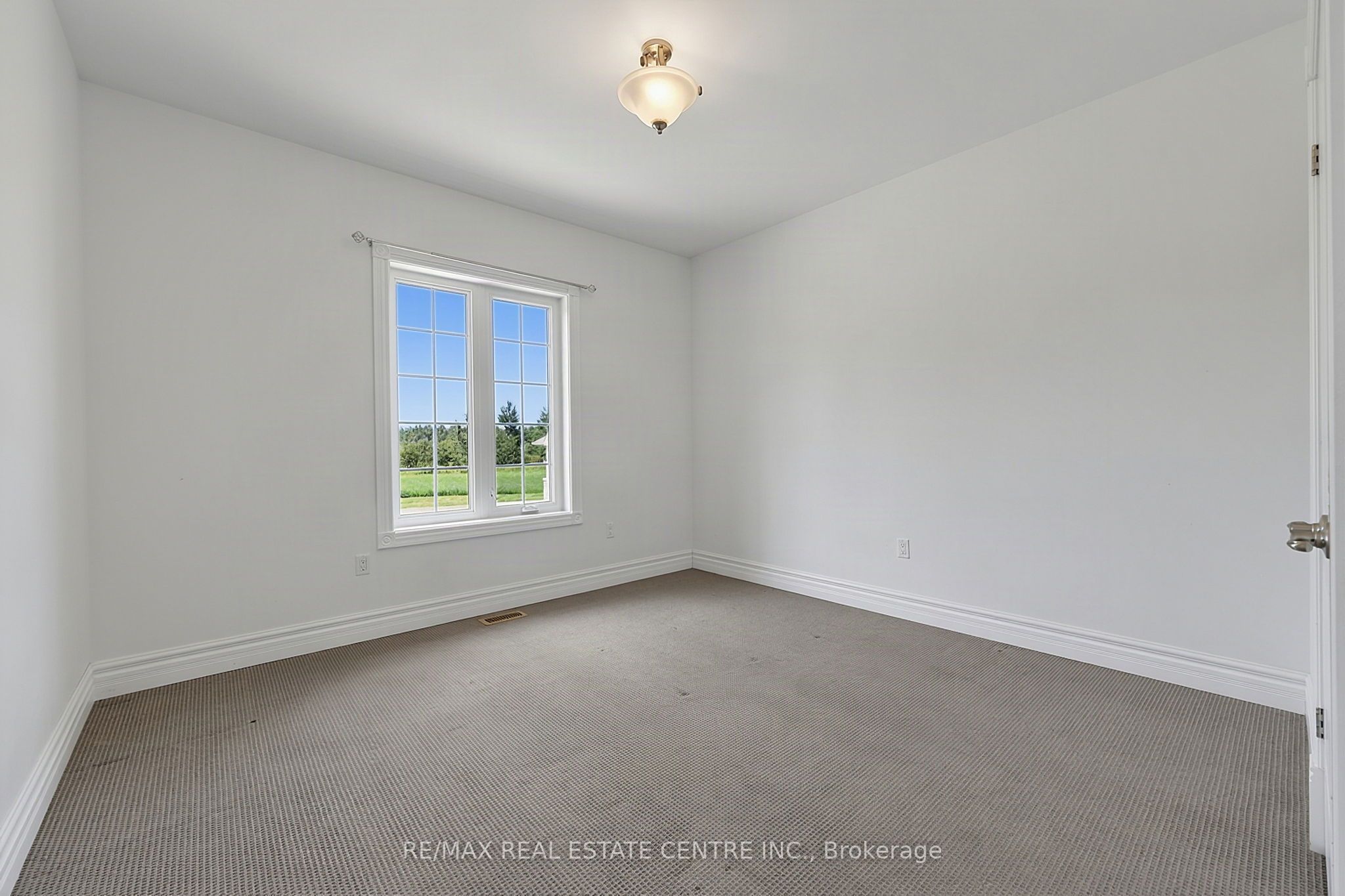 398019 5th Line Property Photo 26