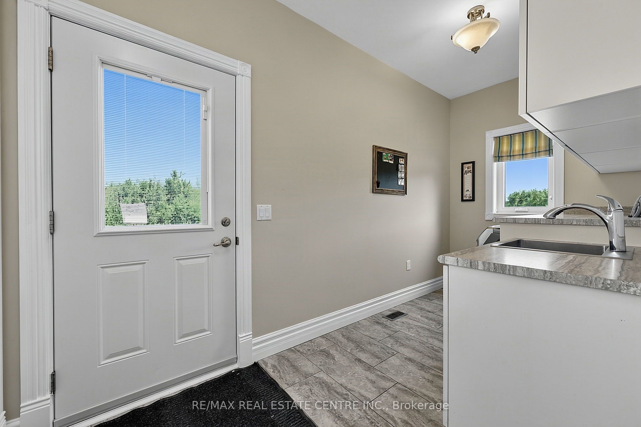 398019 5th Line Property Photo 29