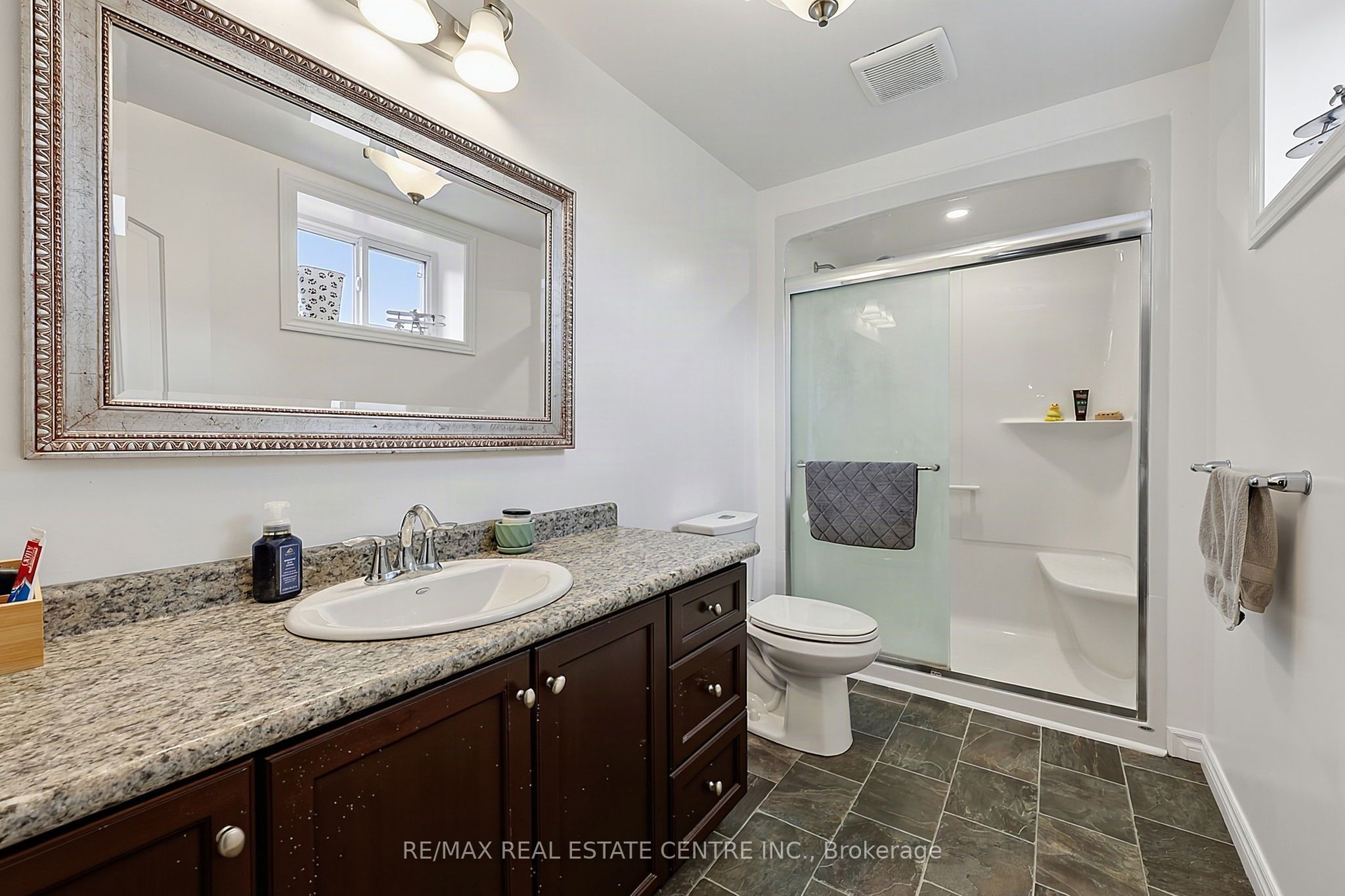 398019 5th Line Property Photo 38