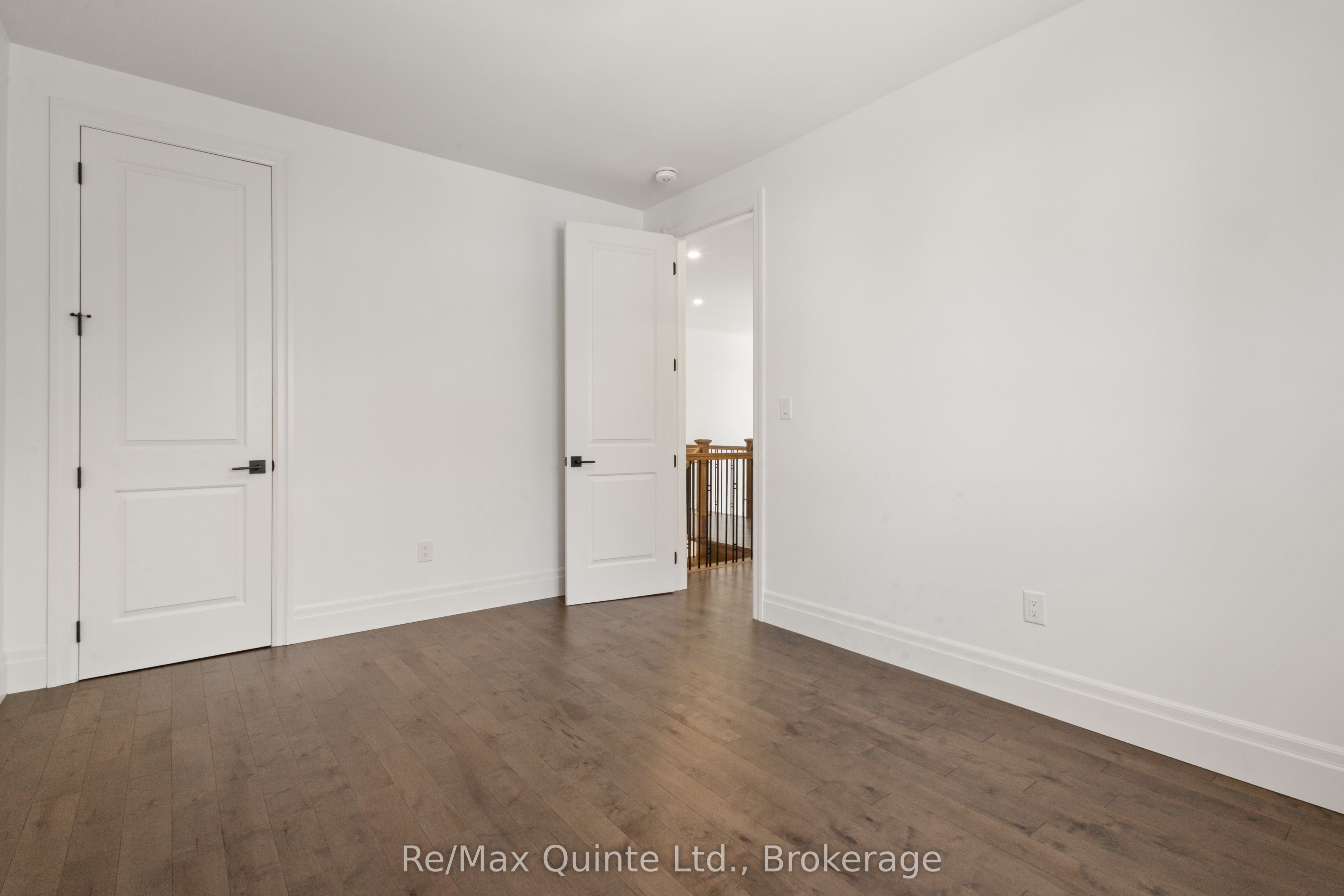 125 Villeneuve Drive Property Photo 33