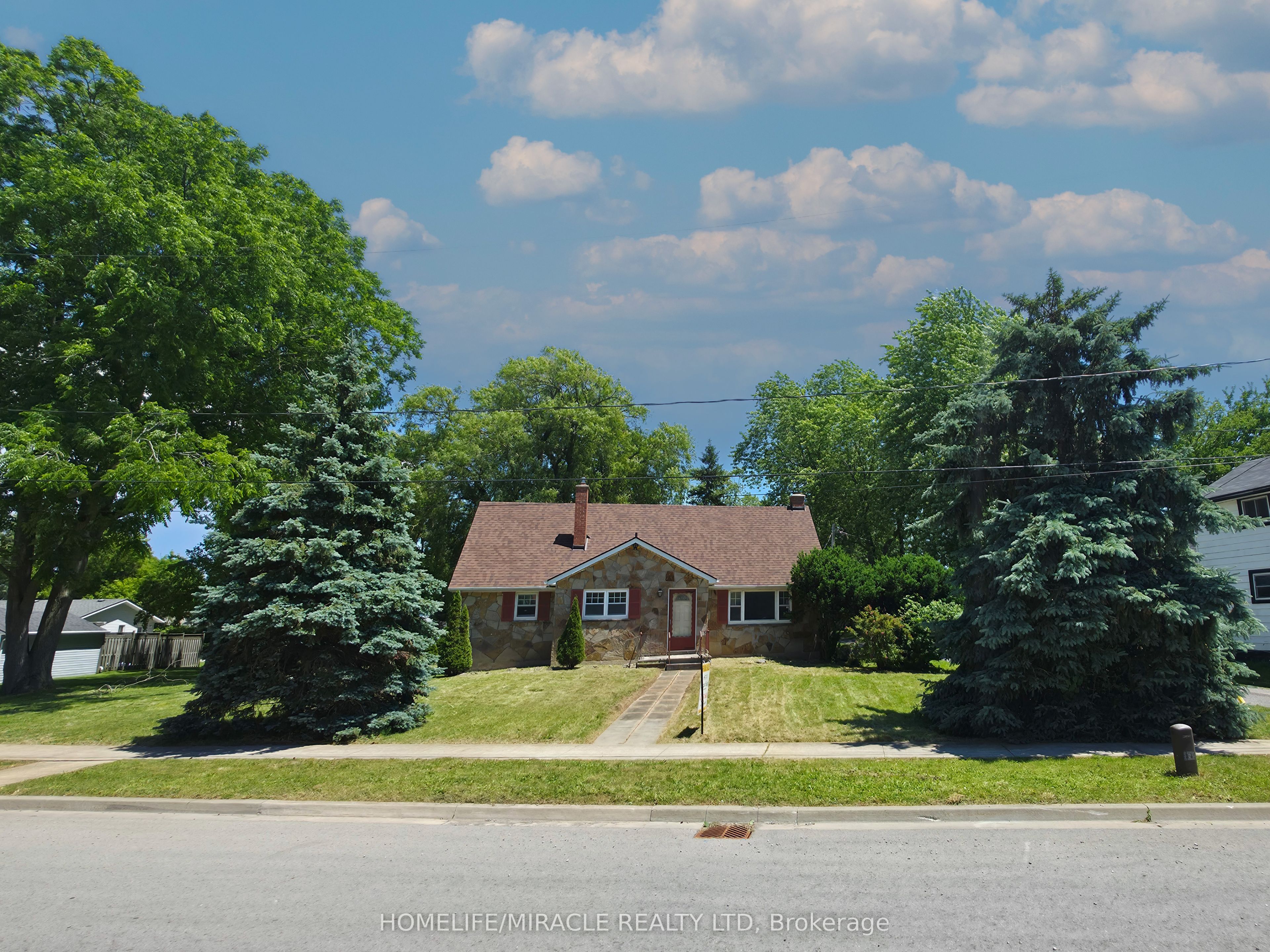 17 Goderich Street Property Photo 3