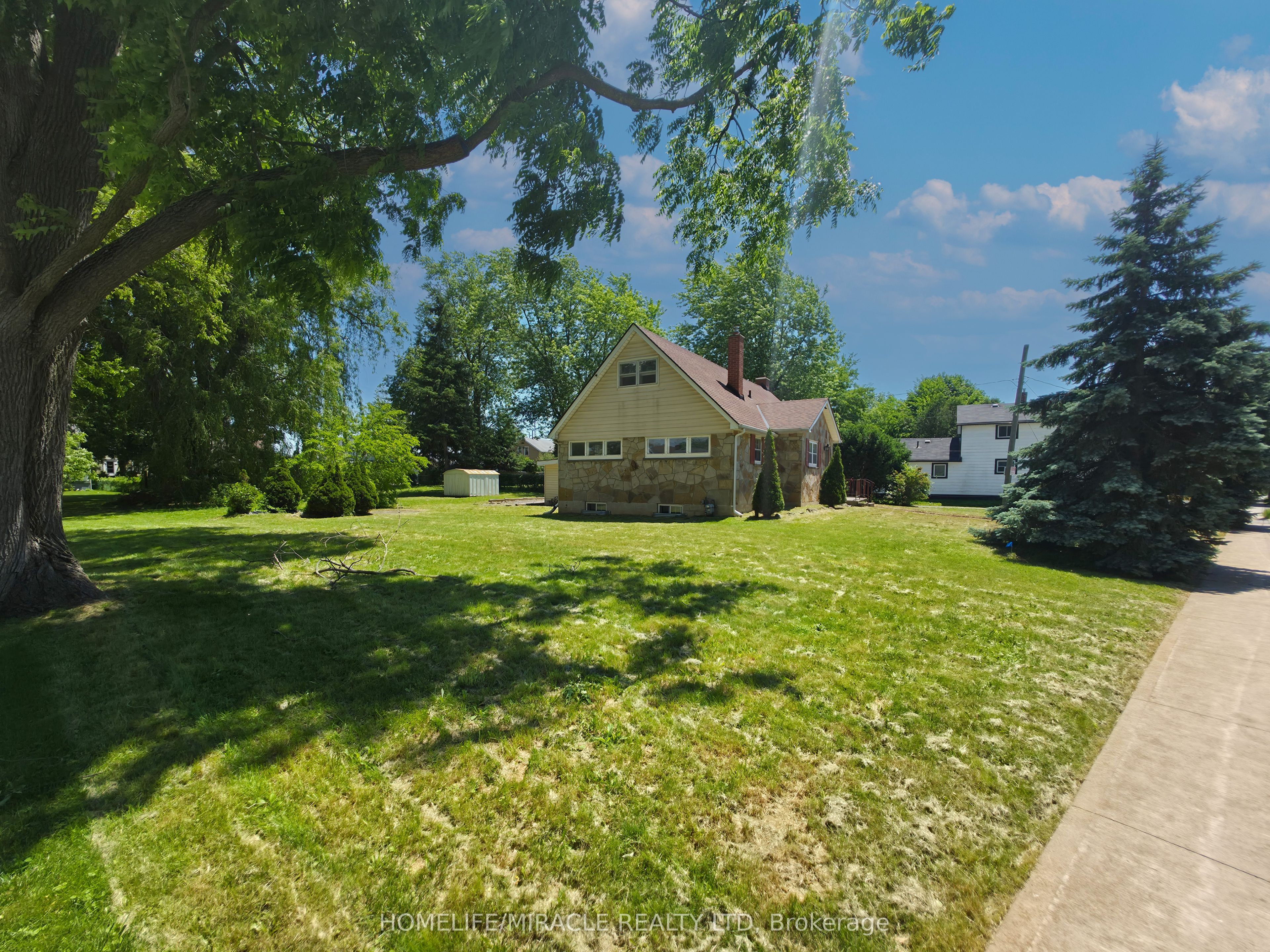 17 Goderich Street Property Photo 6