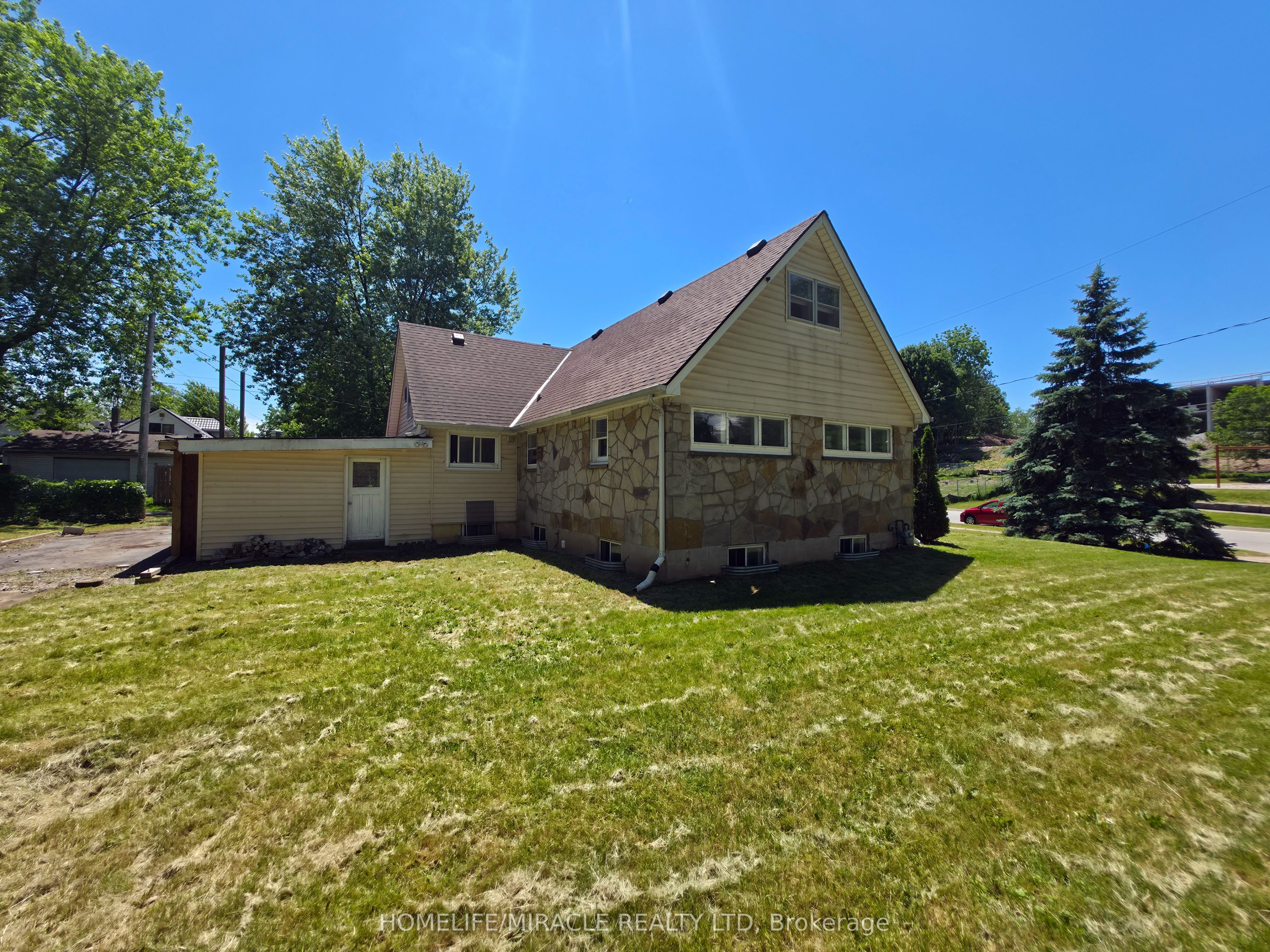17 Goderich Street Property Photo 12