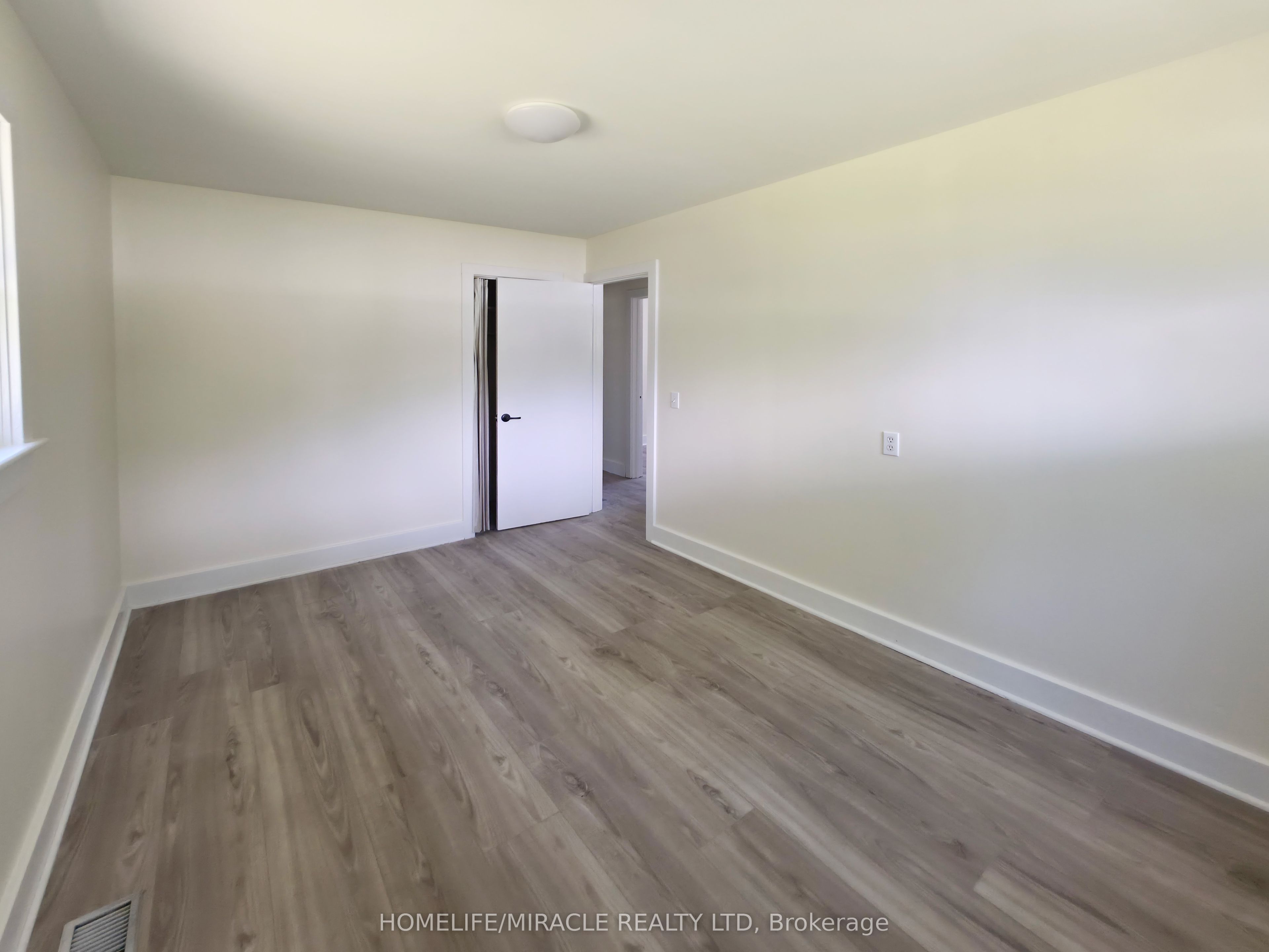 17 Goderich Street Property Photo 31