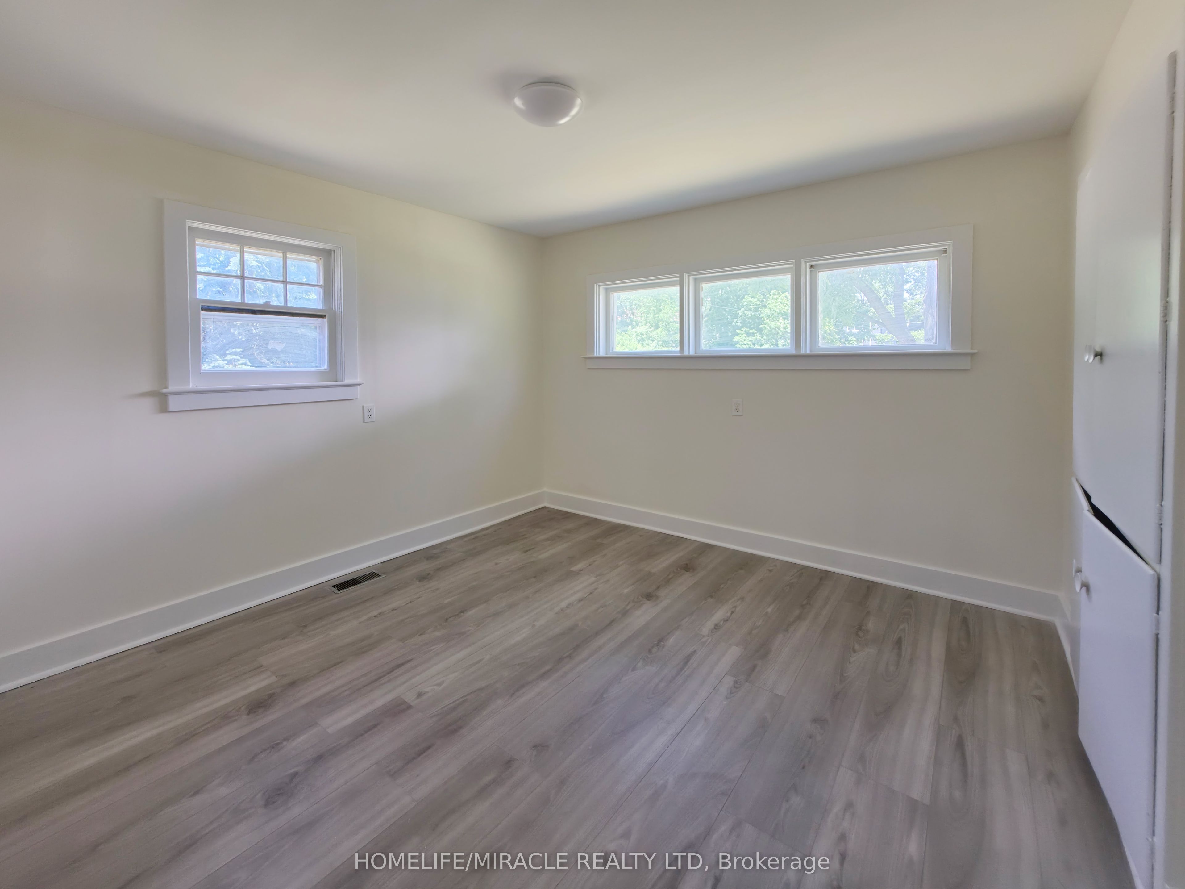 17 Goderich Street Property Photo 33