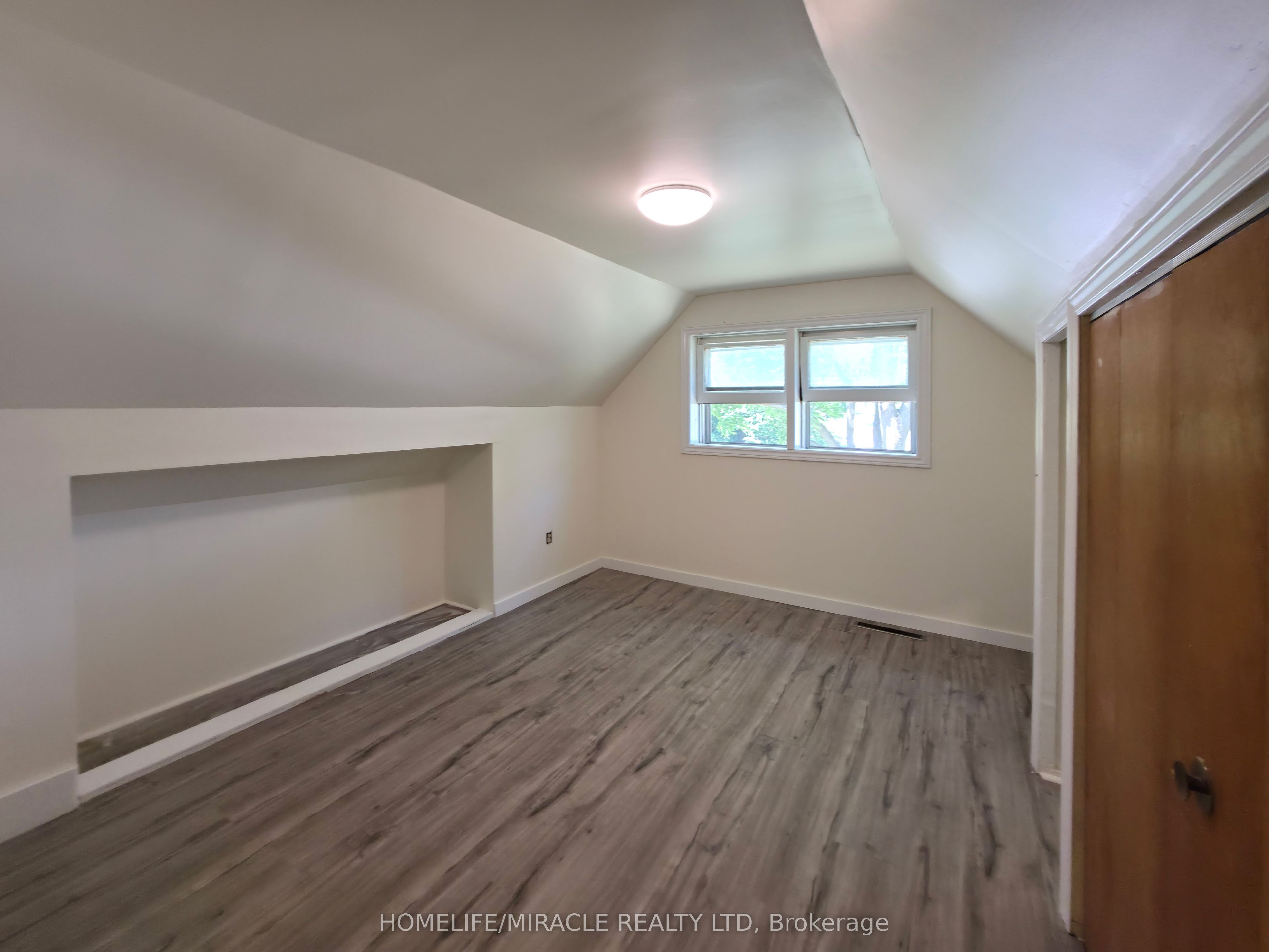 17 Goderich Street Property Photo 41